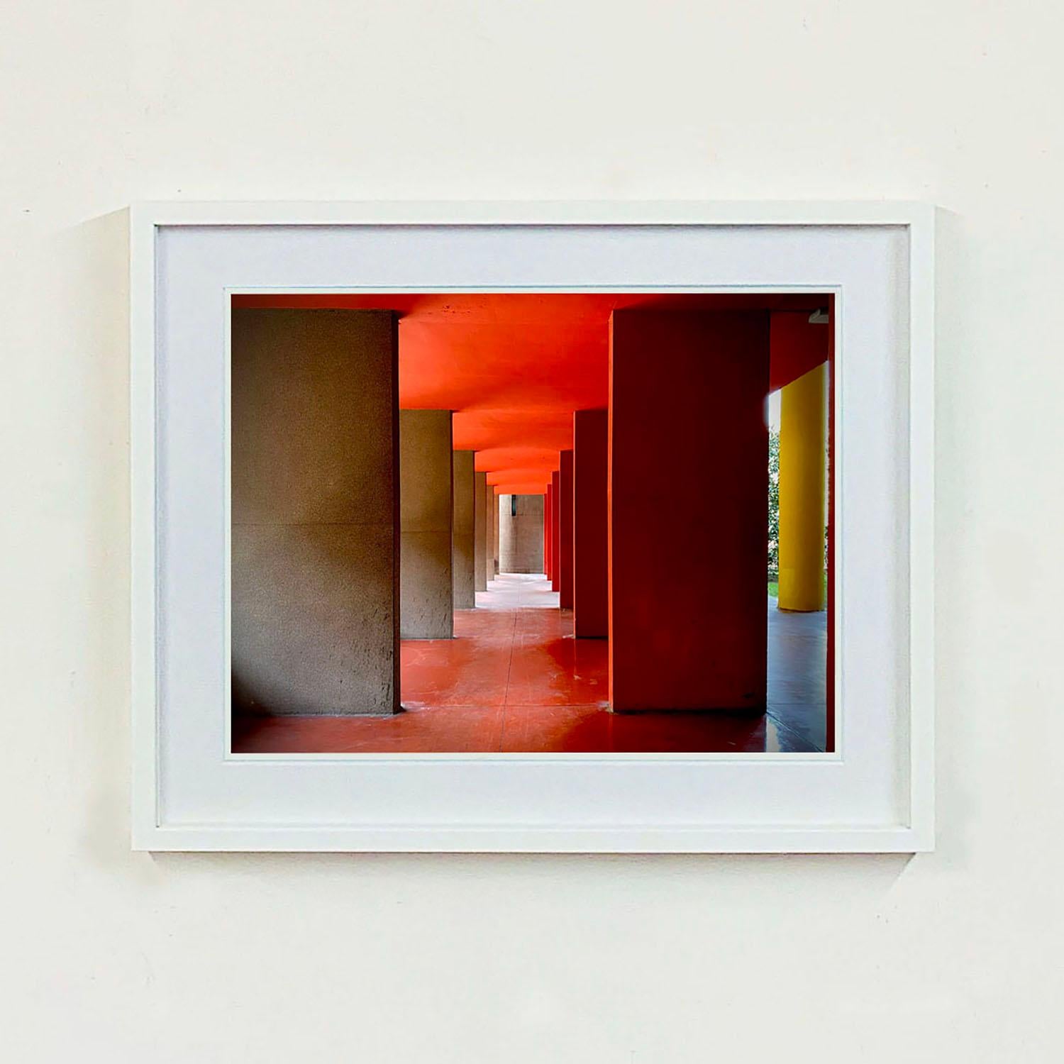 Foyer utopique III, Milan - Architecture italienne - Photographie couleur - Marron Color Photograph par Richard Heeps
