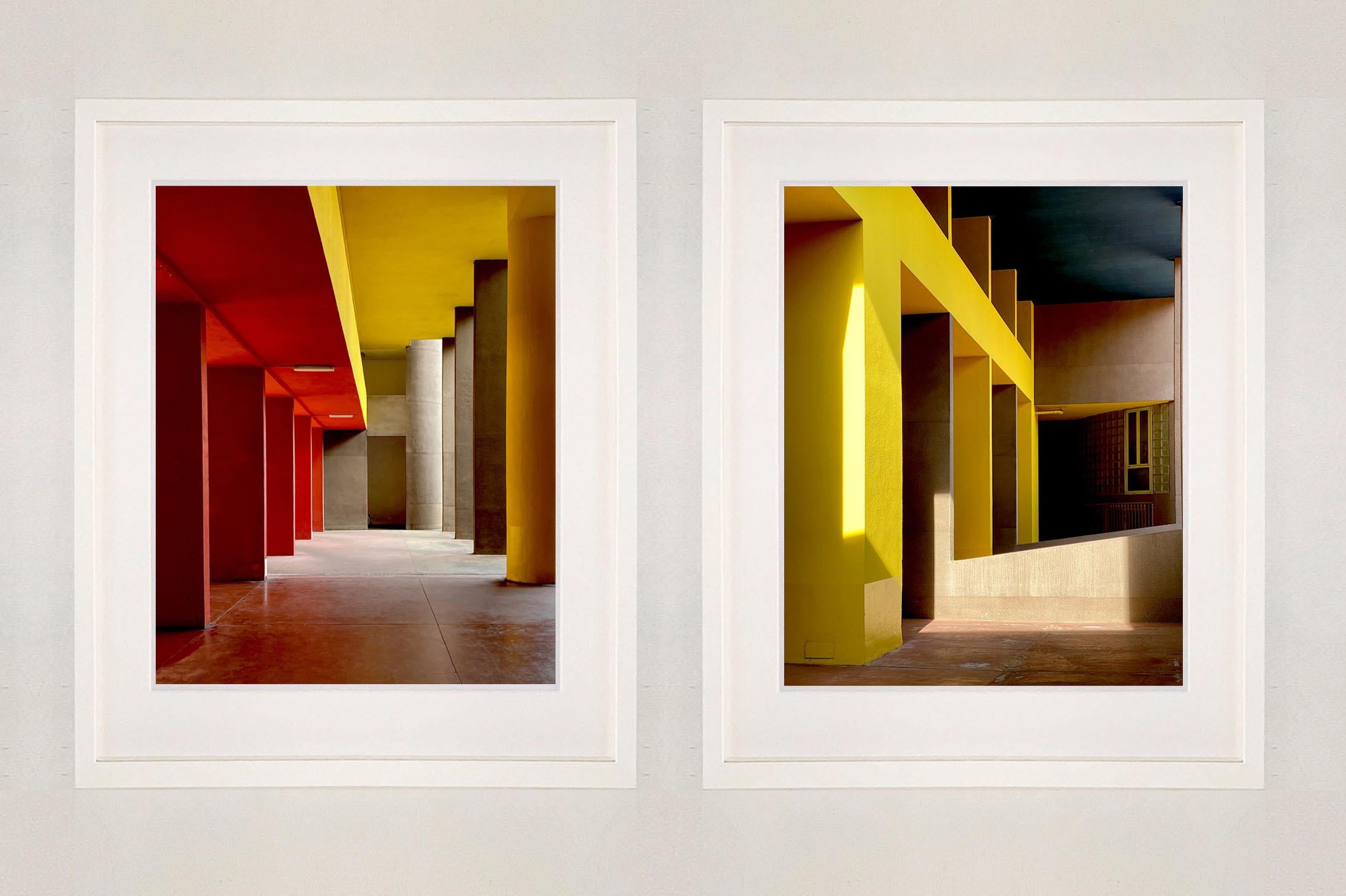 Utopian Foyer IV, Mailand – Architekturfotografie mit Farbblockmuster (Braun), Print, von Richard Heeps