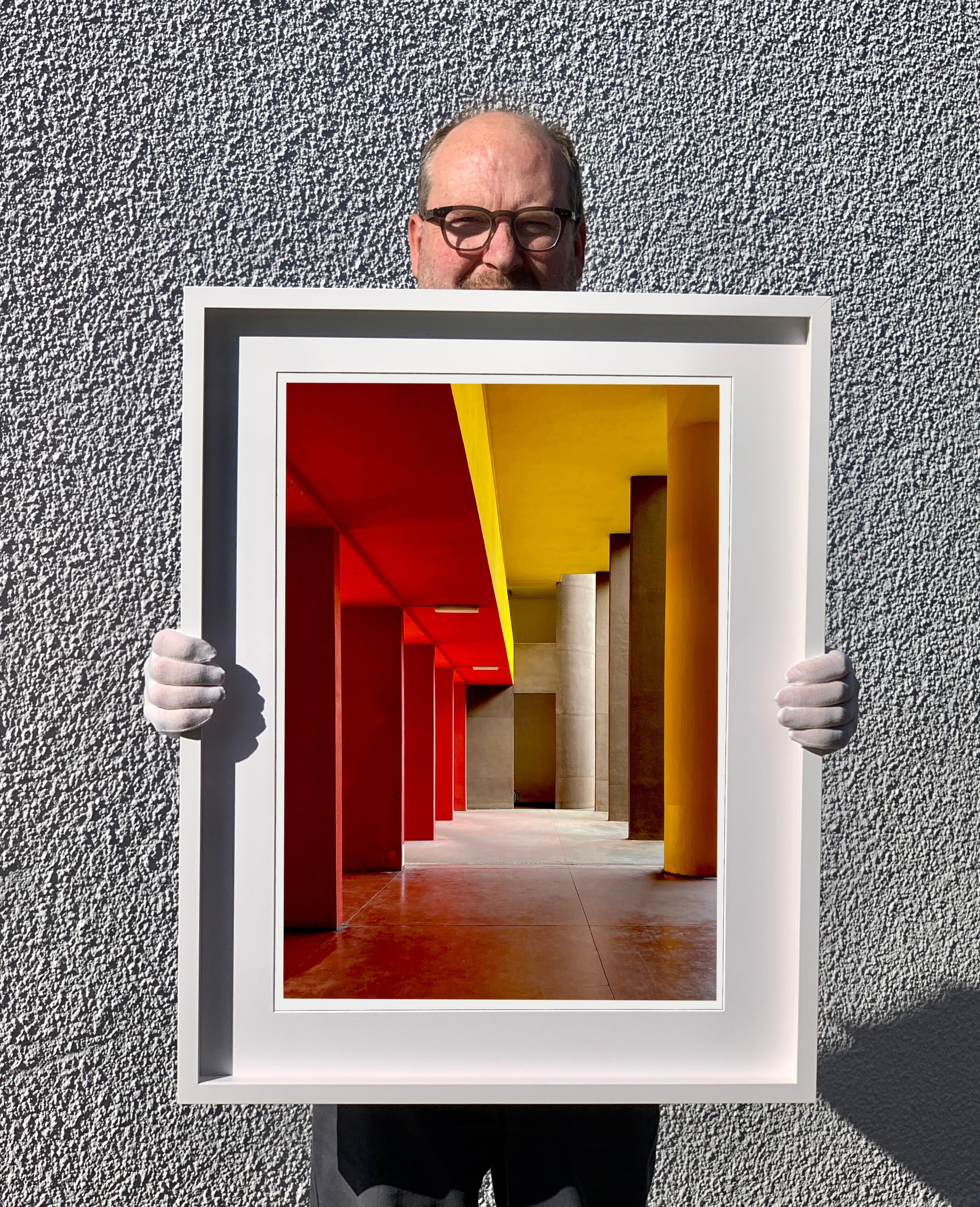 Vestíbulo Utópico IV, Milán - Fotografía de Arquitectura con Bloqueo de Color - Print Marrón de Richard Heeps