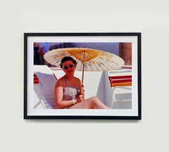 Vintage Poolside, Las Vegas - Fotografía Contemporánea de Retratos en Color