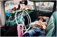 Wendy Resting, Las Vegas - Photographie couleur de portraits contemporains
