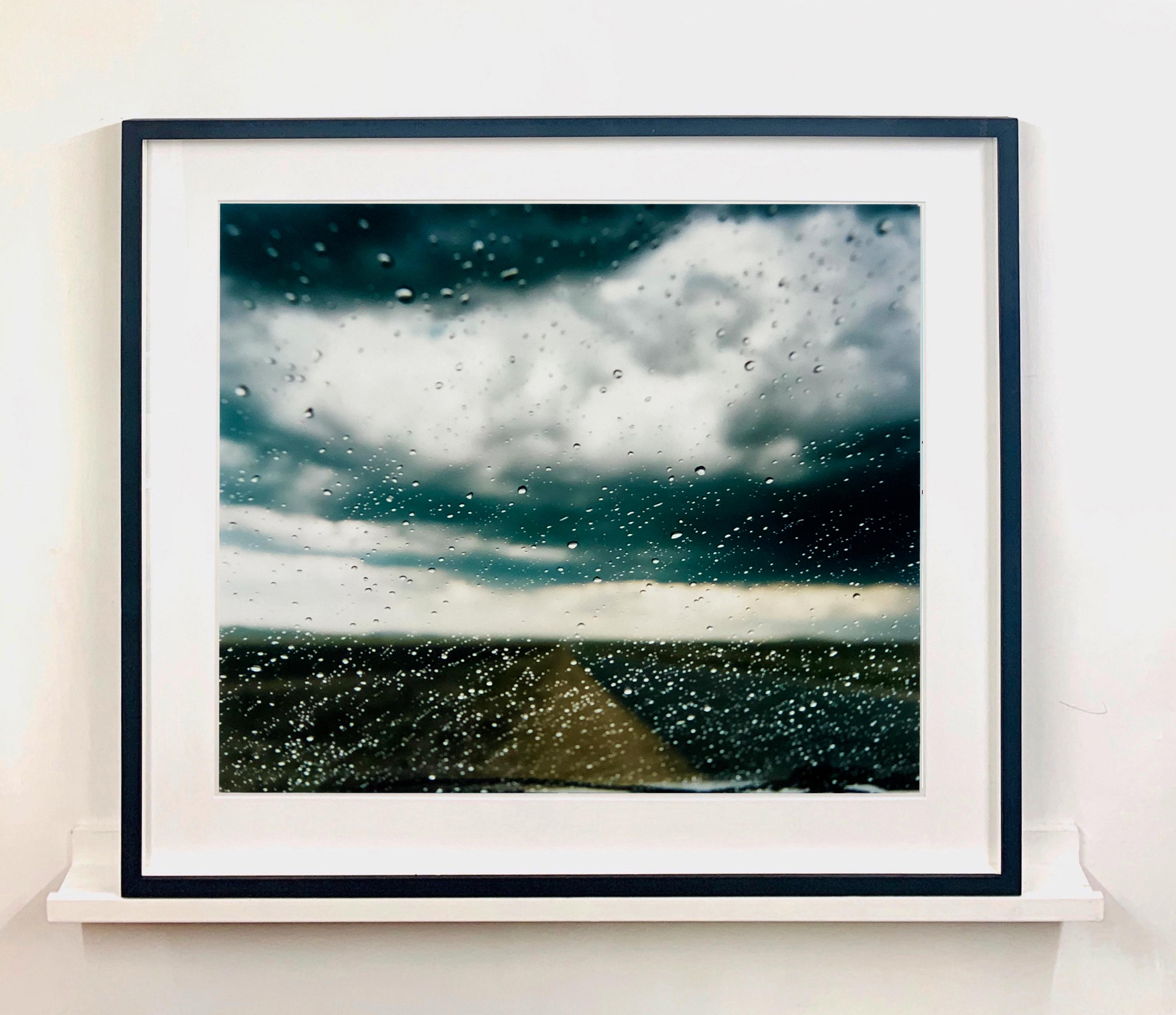 Pare-étincelles, Parys, Free State - Photographie couleur de paysage, Afrique du Sud - Noir Color Photograph par Richard Heeps