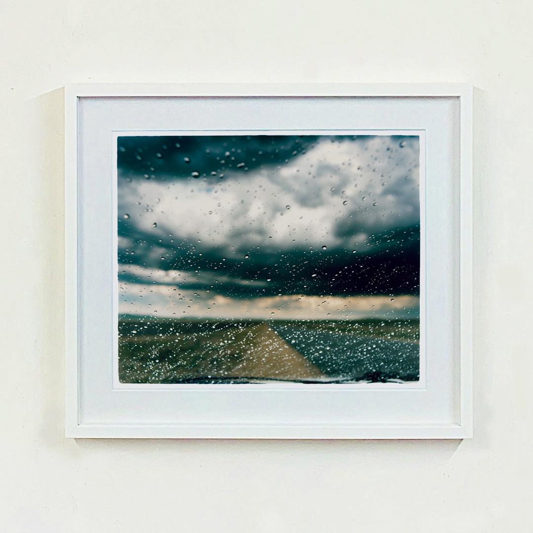 Parabrisas, Parys, Estado Libre - Fotografía en color de un paisaje sudafricano en venta 1