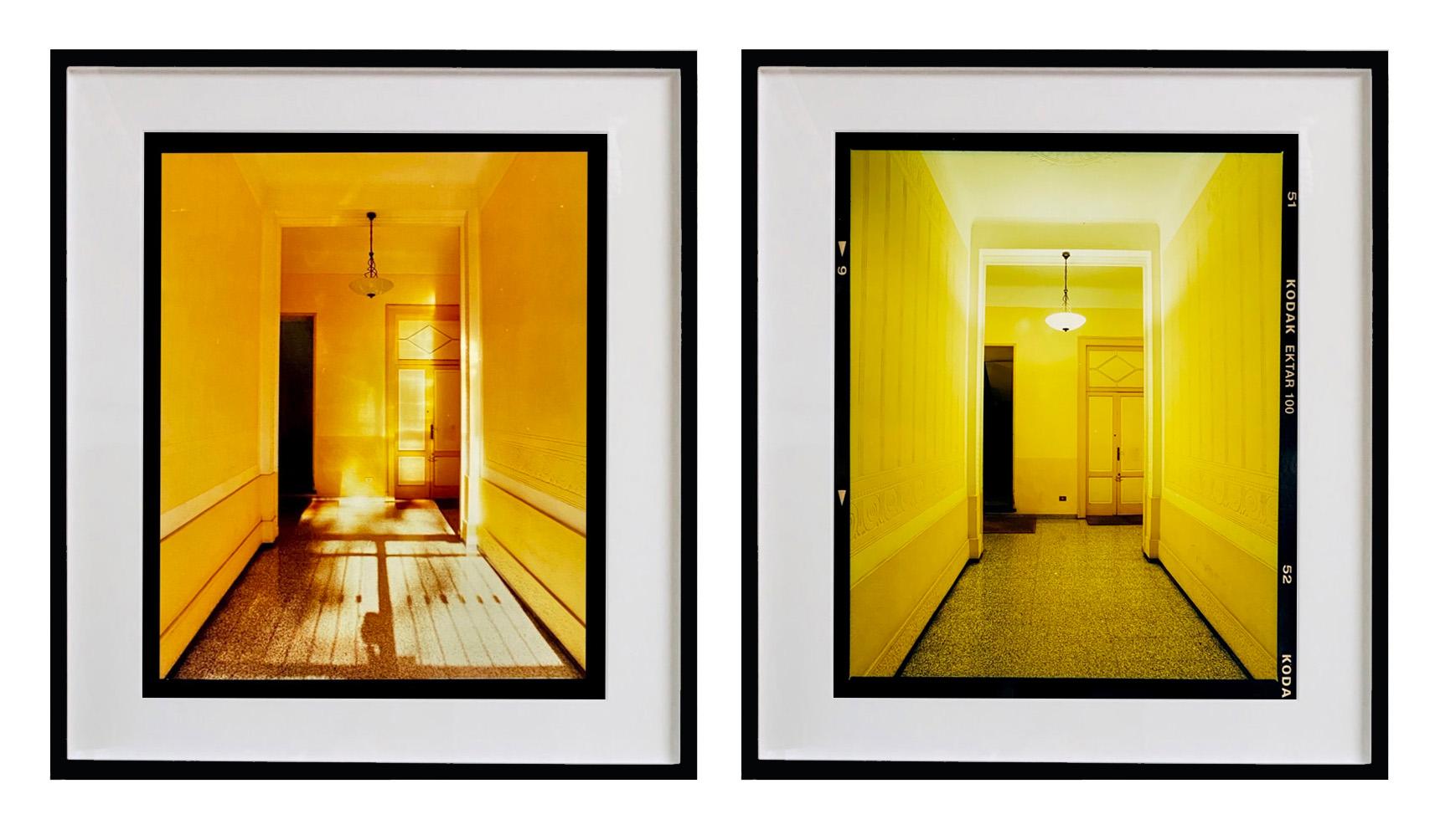Corridor jaune jour et nuit, Milan - Architecture d'intérieur - Photographie couleur