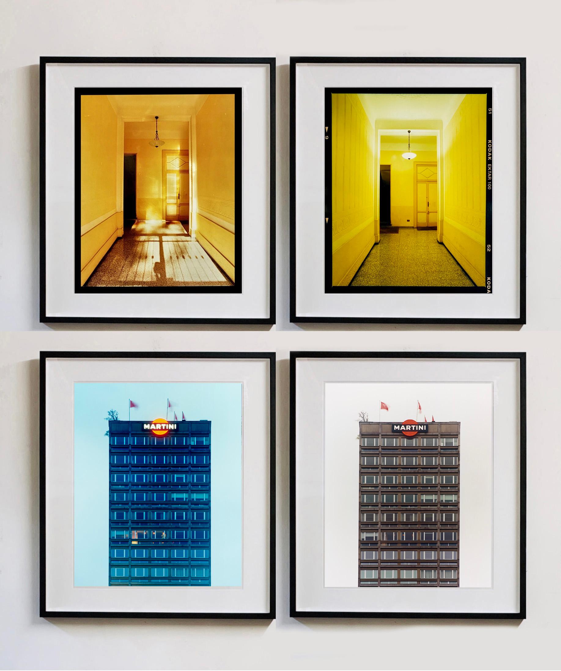 Gelber Corridor (Tag), Mailand – Farbfotografie für architektonische Innenräume im Angebot 2