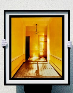 Corridoio giallo (giorno), Milano - Fotografia architettonica italiana a colori