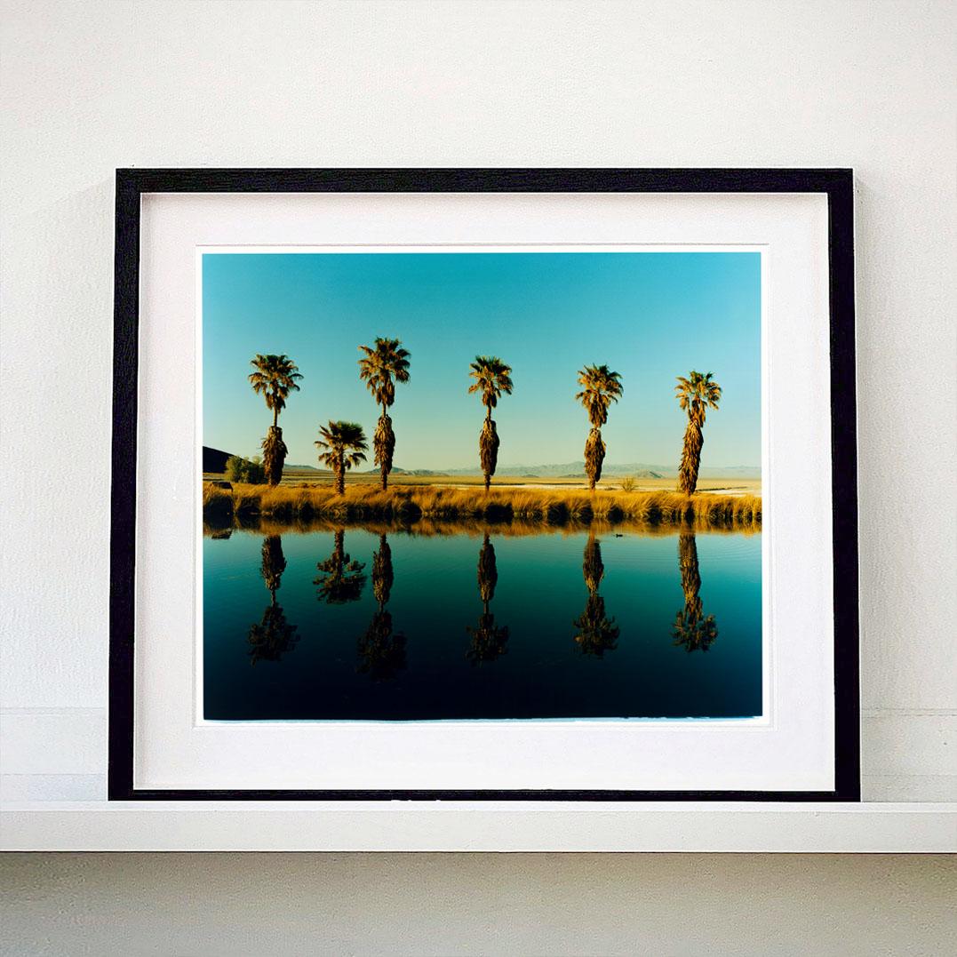 Aquarelle de Zzyzx Resort II, lac sec à la soude, Californie - Photo couleur de paysage américain - Print de Richard Heeps
