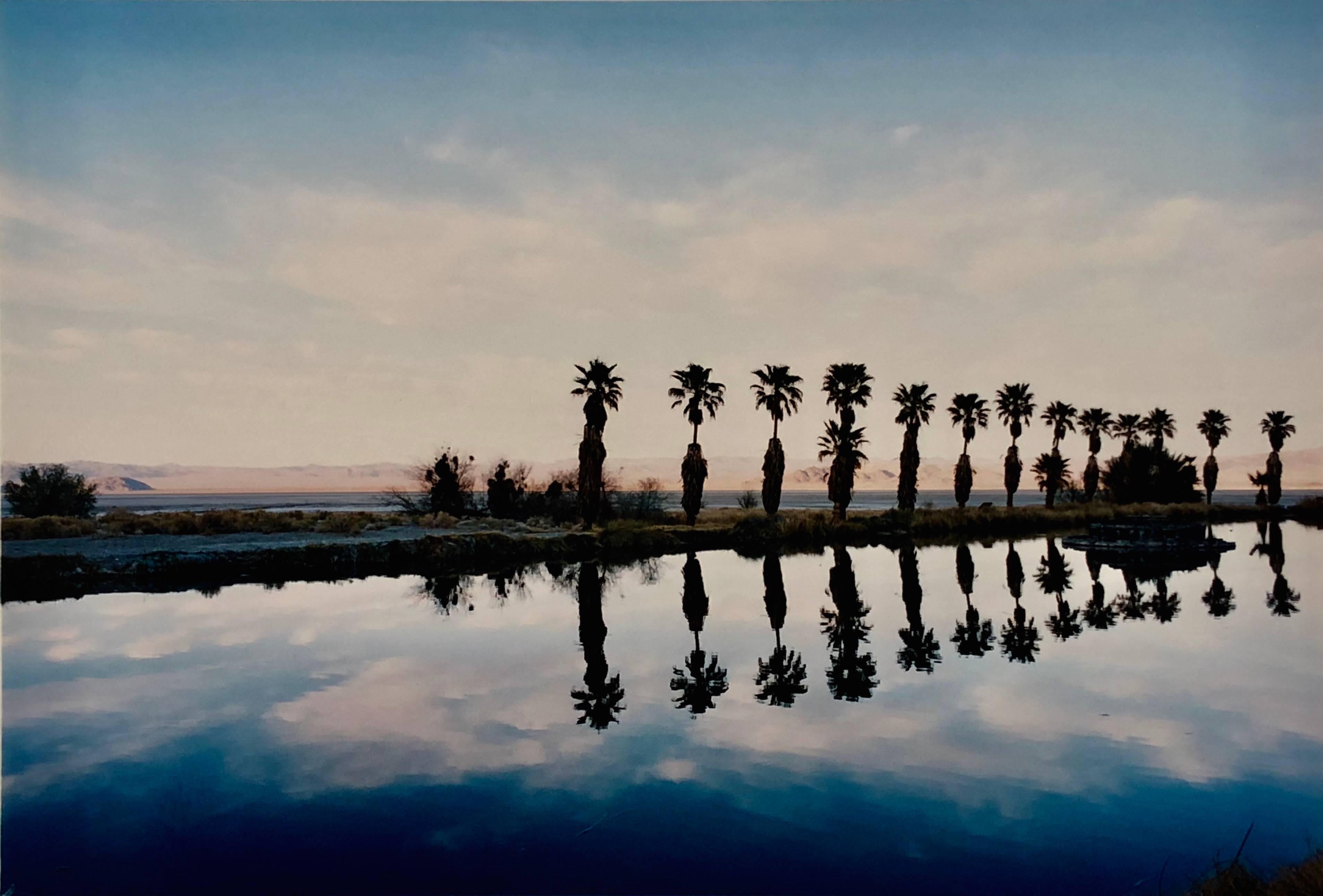 Zzyzx Resort Pool, Soda Dry Lake, Kalifornien – amerikanische Landschaft in Farbe Foto
