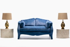 Canapé « Bombé » de la collection Lutece de Richard Himmel, en fausse fourrure bleu saphir, vers 1970
