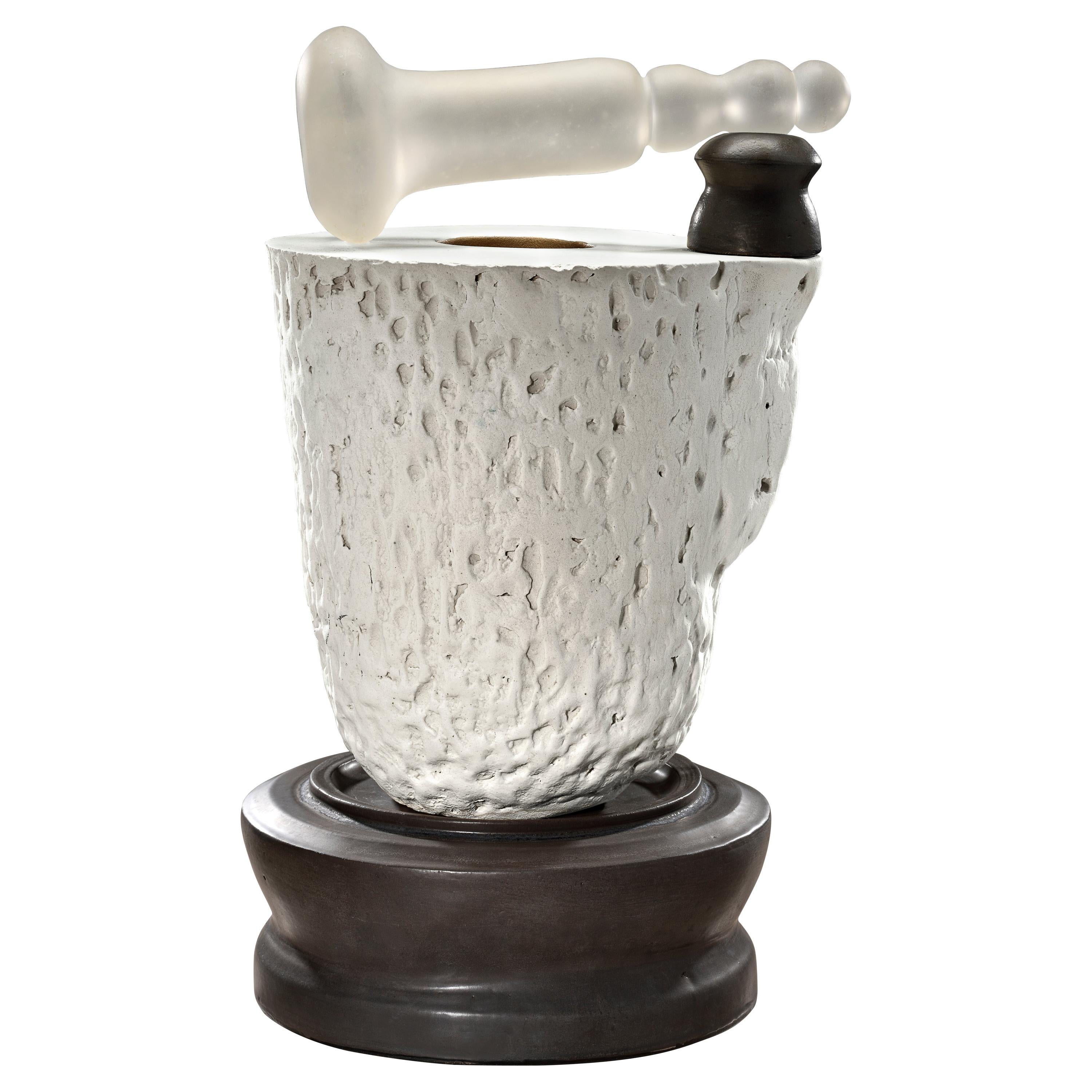 Richard Hirsch Keramik-Mortar- und Glas-Totenkopf-Skulptur #4, 2020 im Angebot