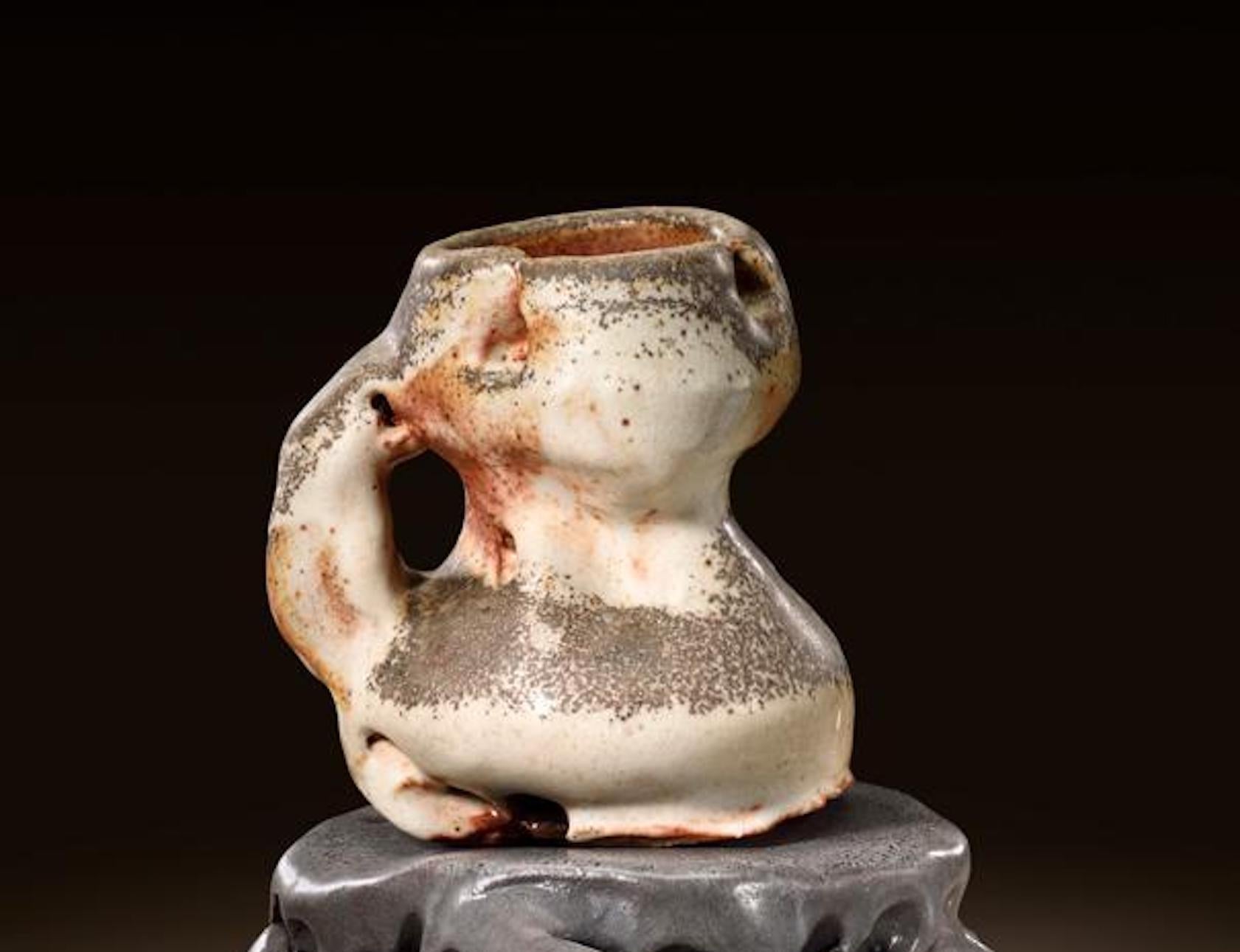 Richard Hirsch, Keramik-Skulptur eines Gelehrten, Rock Cup, #16, 2016 (amerikanisch) im Angebot