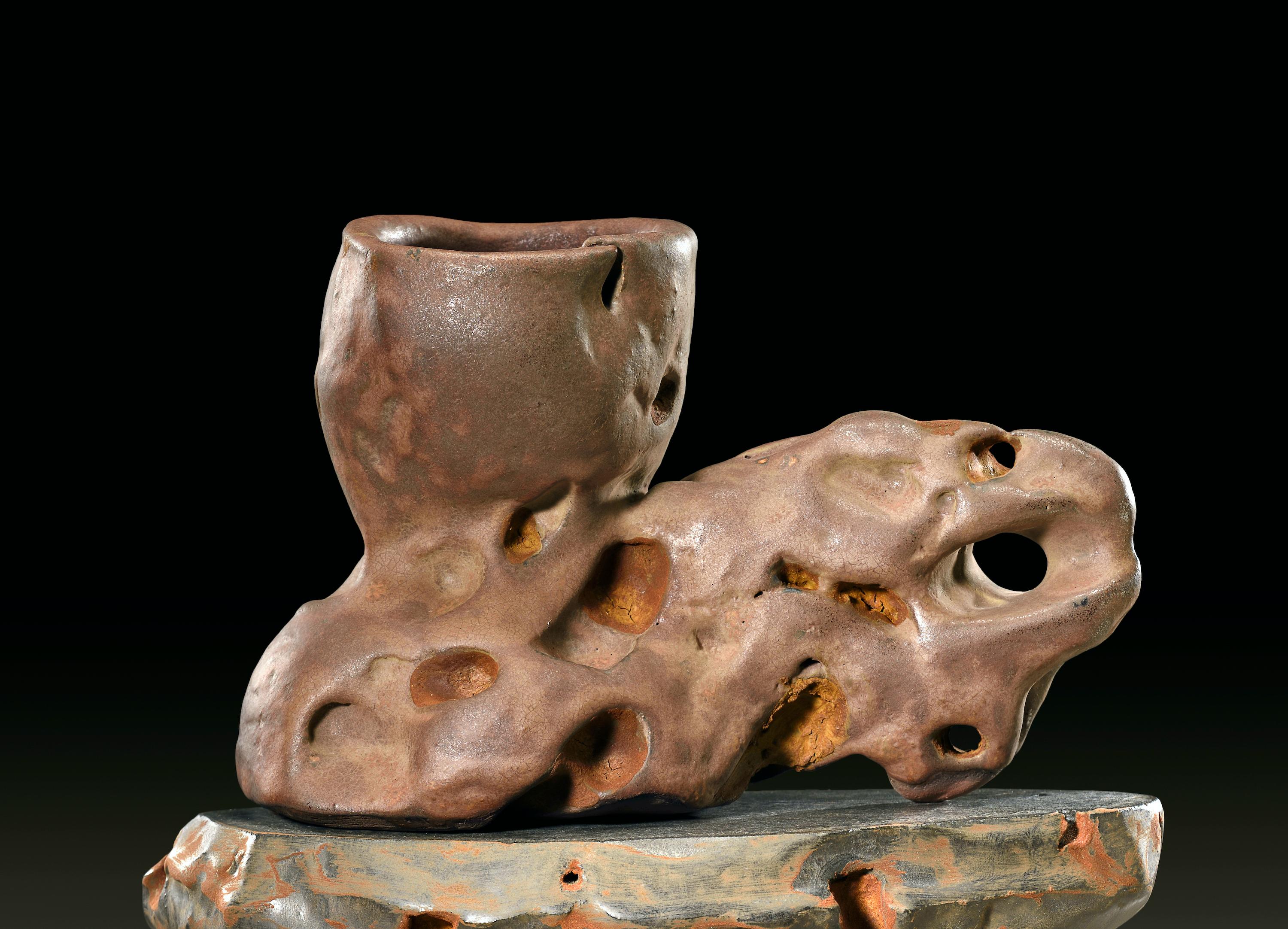 Richard Hirsch Escultura de copa de roca de erudito en cerámica, 2018 Estadounidense en venta