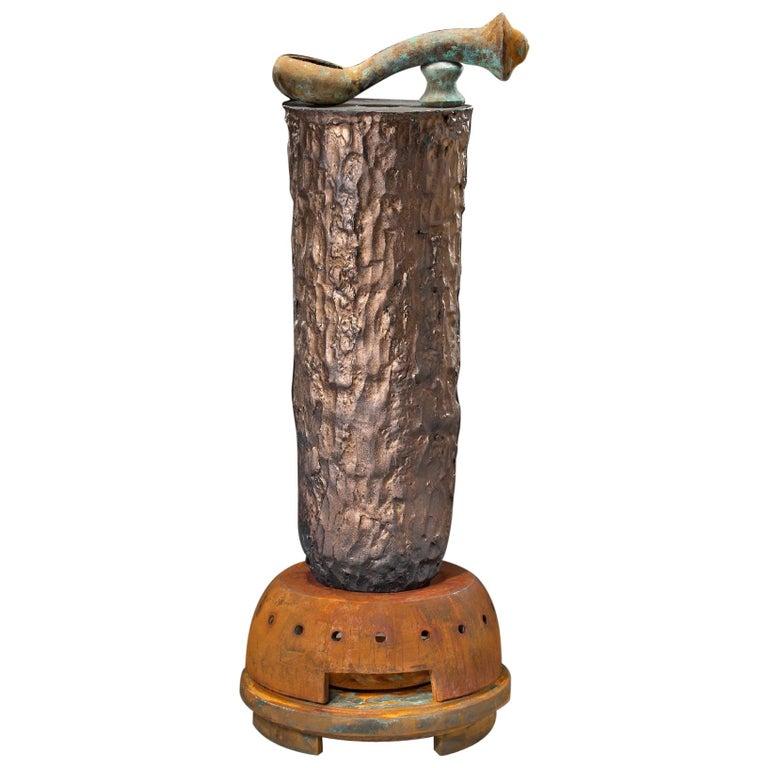 L'artista americano contemporaneo Richard A. Hirsch Ceramic Crucible Sculpture #24 è stato realizzato nel 2011. Si tratta di un'argilla lavorata al tornio e costruita a mano, cotta a soda con smalto di bronzo, ruggine raku e patina verde. Nel libro
