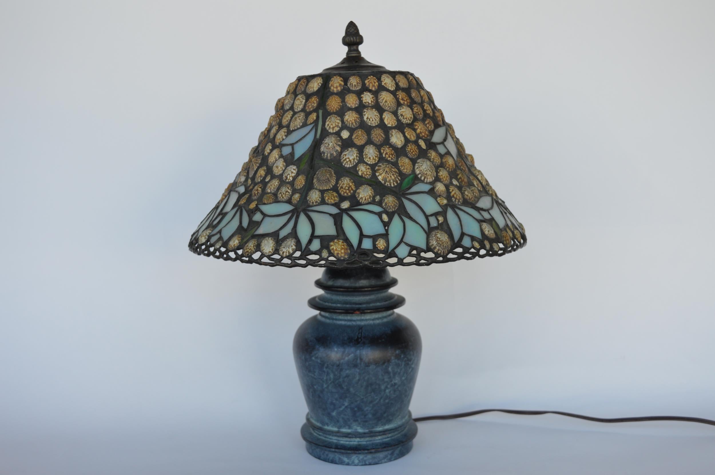 Richard Hoosin shell and glass table lamp. U.S.A. Signed: 89' Hoosin B8948.