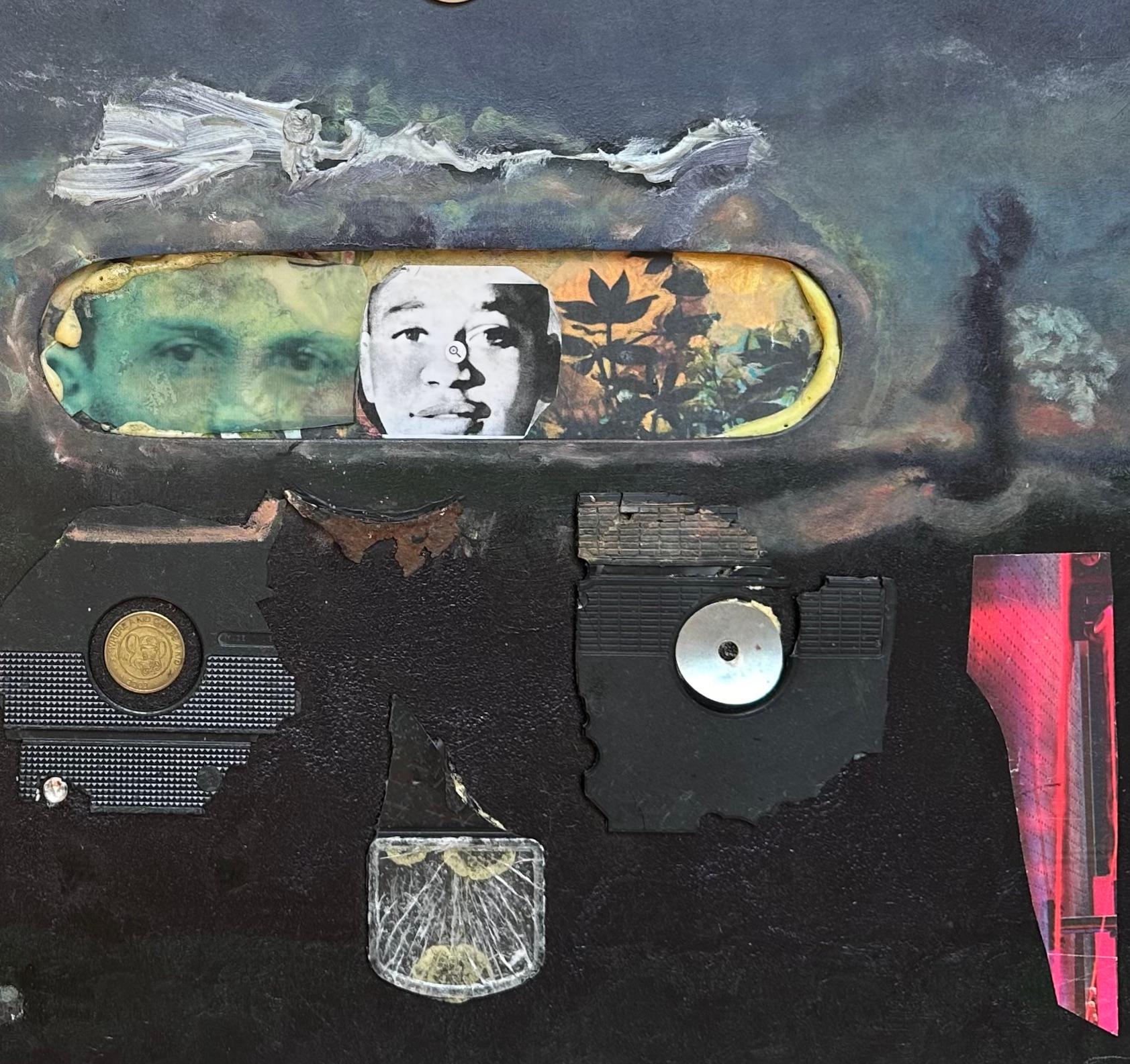 Amanecer sobre el dinero: cuadro / collage enmarcado de un artista negro afroamericano - Painting Abstracto de Richard J. Watson