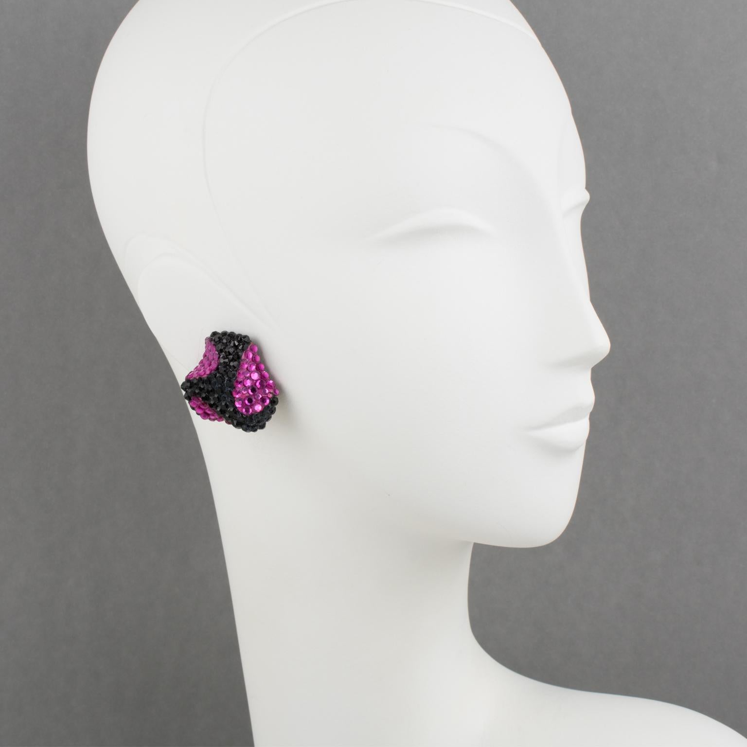 Richard Kerr Pendientes de clip con joyas Negro y fucsia en venta 4