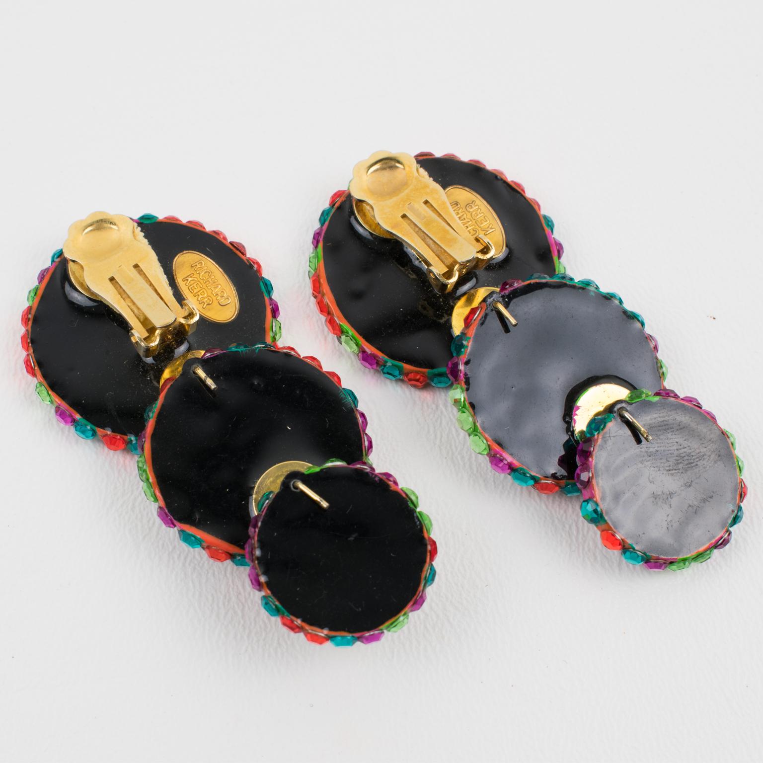 Richard Kerr Jeweled Clip Ohrringe Multicolor Dangle Disks (Moderne) im Angebot