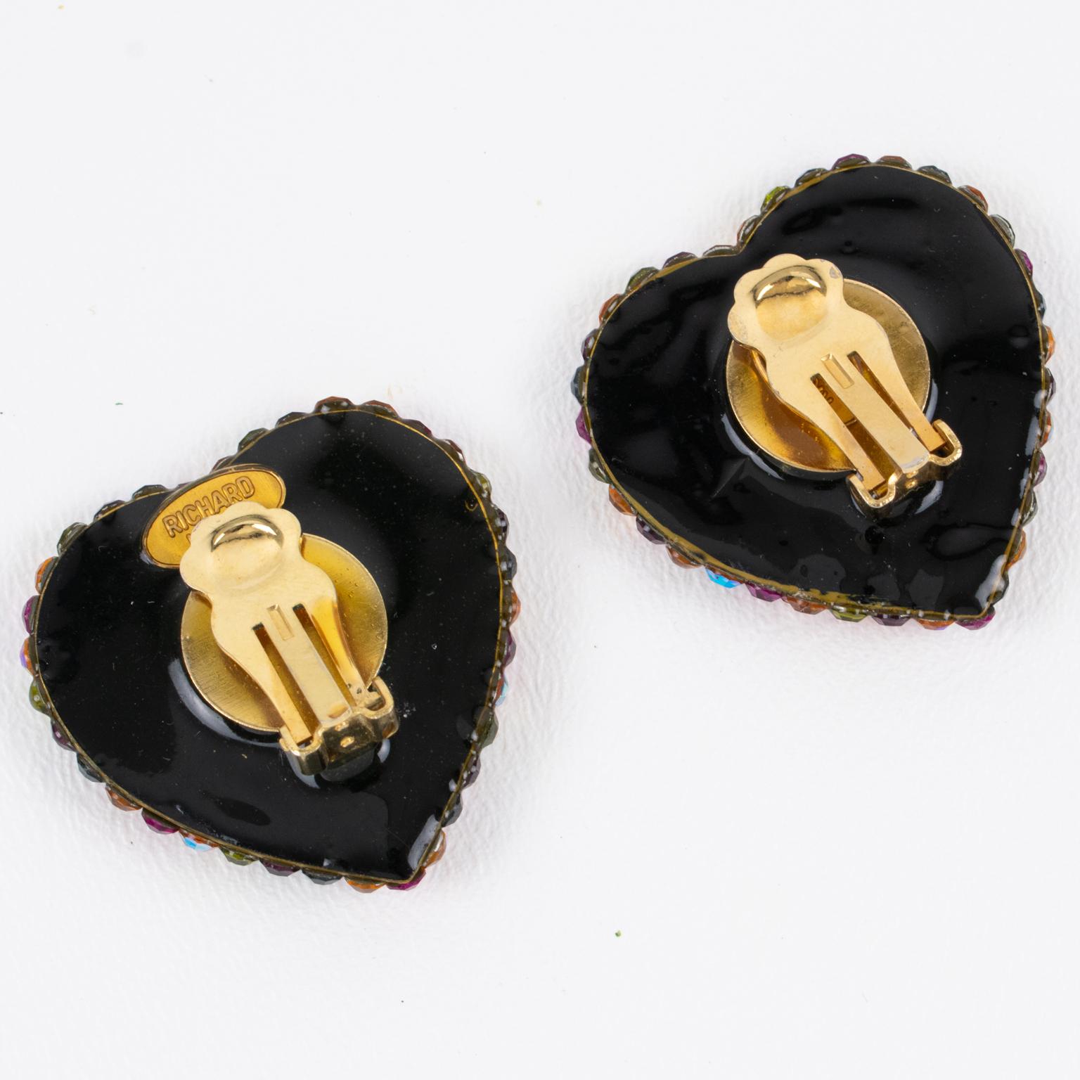 Richard Kerr - Boucles d'oreilles à clip avec cœur en rose Excellent état - En vente à Atlanta, GA