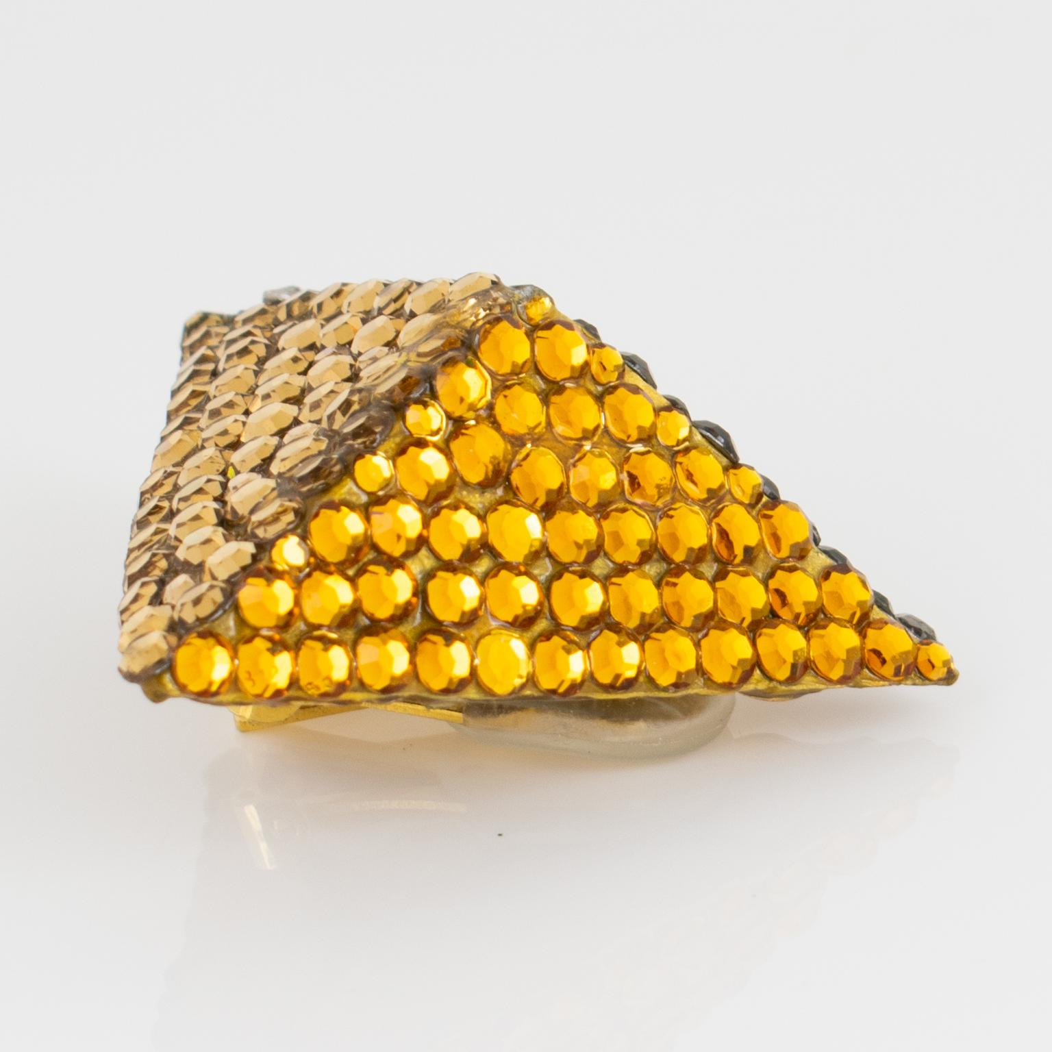 A. Richard Kerr Orecchini a clip con piramide Jewell e topazio in Gray in vendita 2