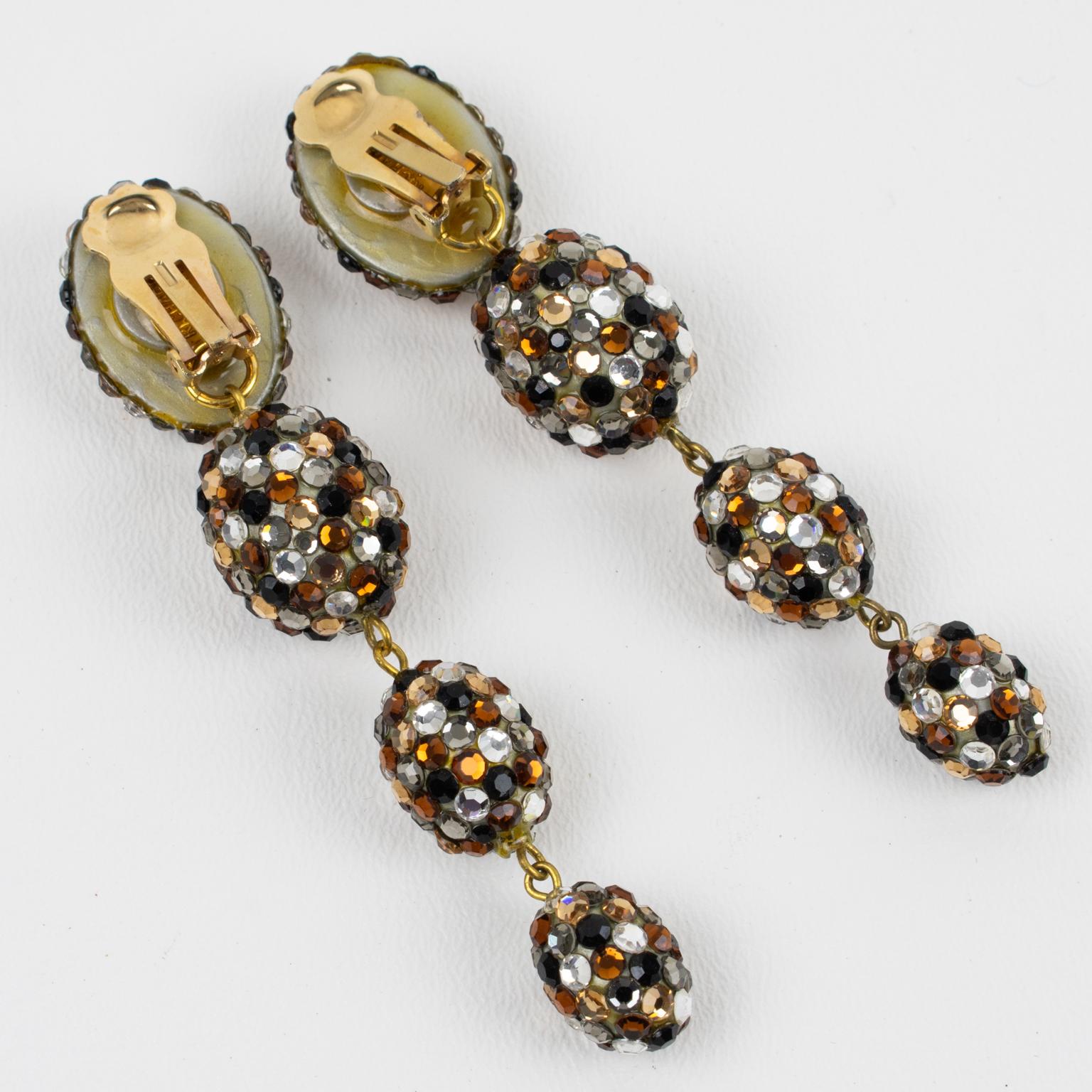 Richard Kerr Topaz, Silver and Gray Jeweled Dangle Clip Earrings In Excellent Condition For Sale In Atlanta, GA