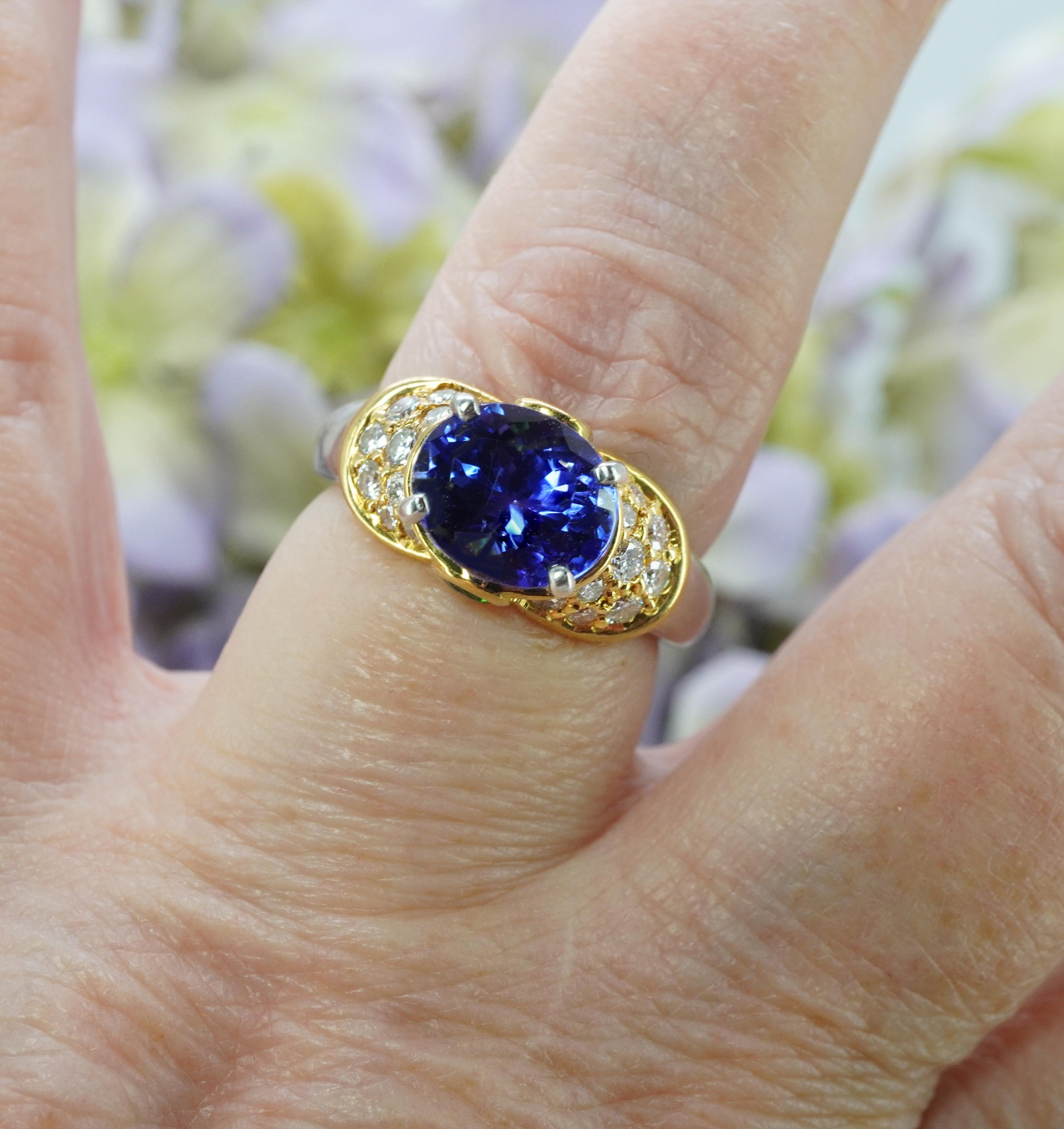 Richard Krementz, bague en or 18 carats avec tanzanite 2,6 carats, diamant, tsavorite et platine RKG Pour femmes en vente