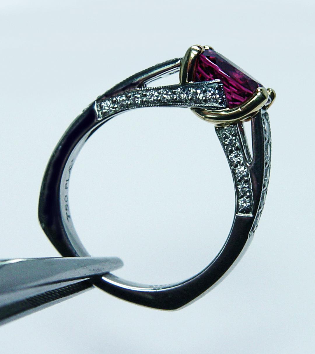 Richard Krementz RKG 1866 Rubellite Tourmaline Diamant Bague en platine 18K en vente 1