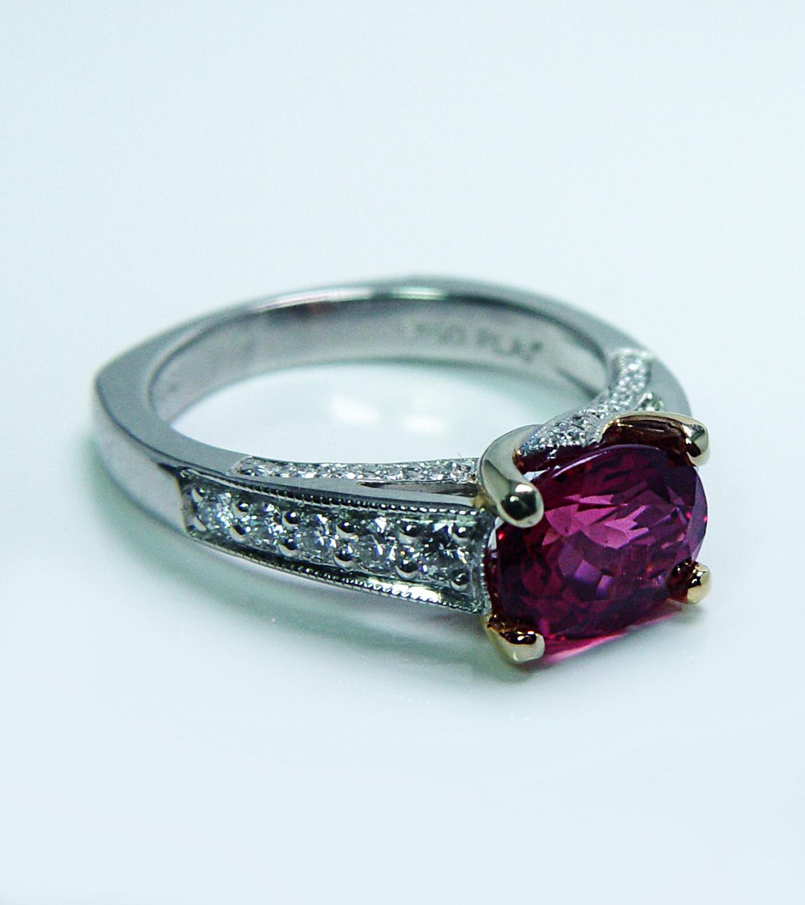 Richard Krementz RKG 1866 Rubellite Tourmaline Diamant Bague en platine 18K en vente 3