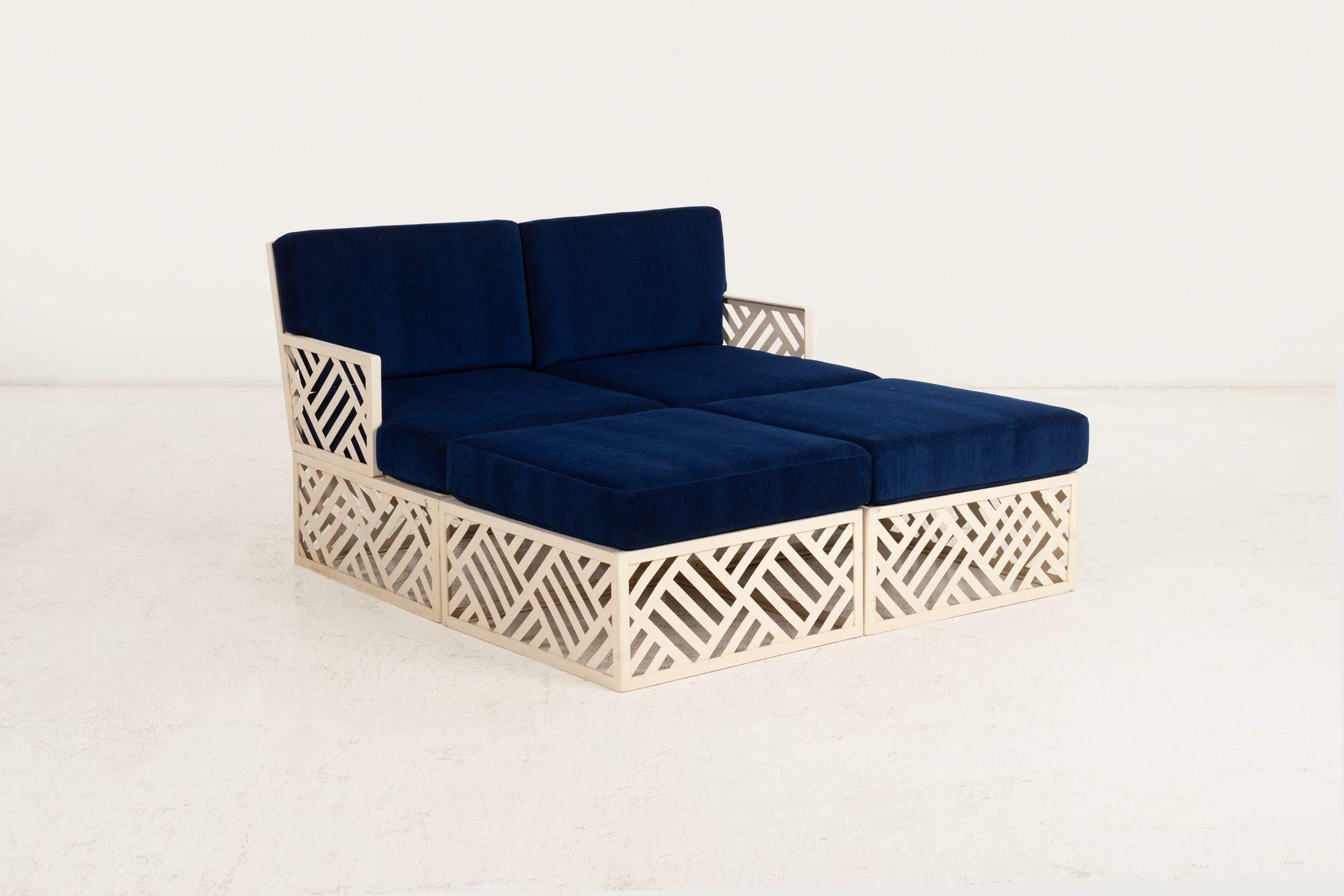 Américain Richard L. Sandfort, Aluminum Outdoor Lounge& Ottomans Set –1950 en vente