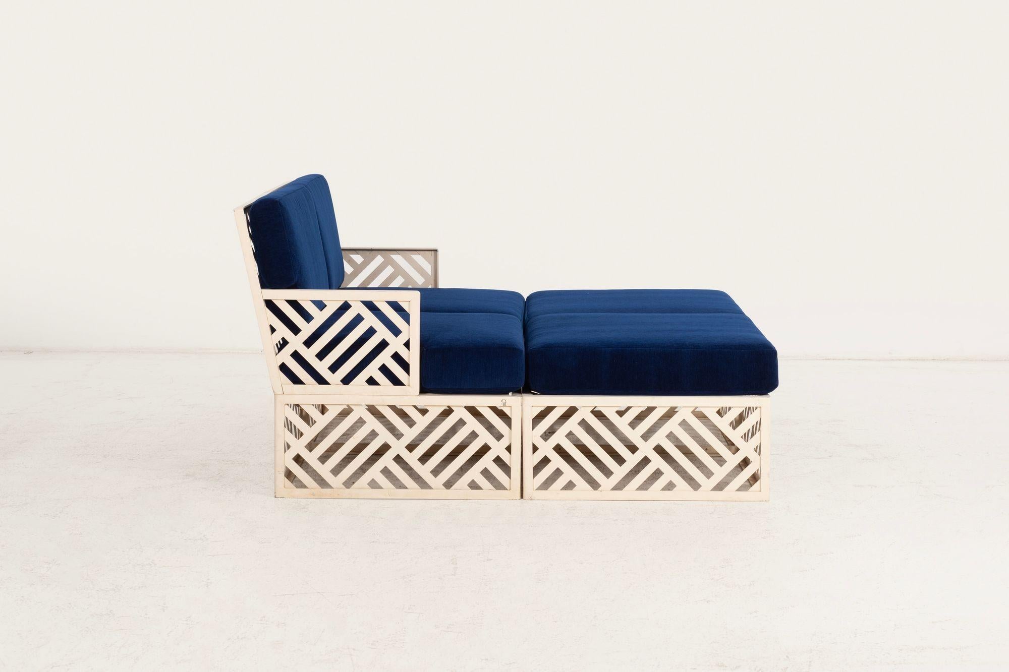 Milieu du XXe siècle Richard L. Sandfort, Aluminum Outdoor Lounge& Ottomans Set –1950 en vente