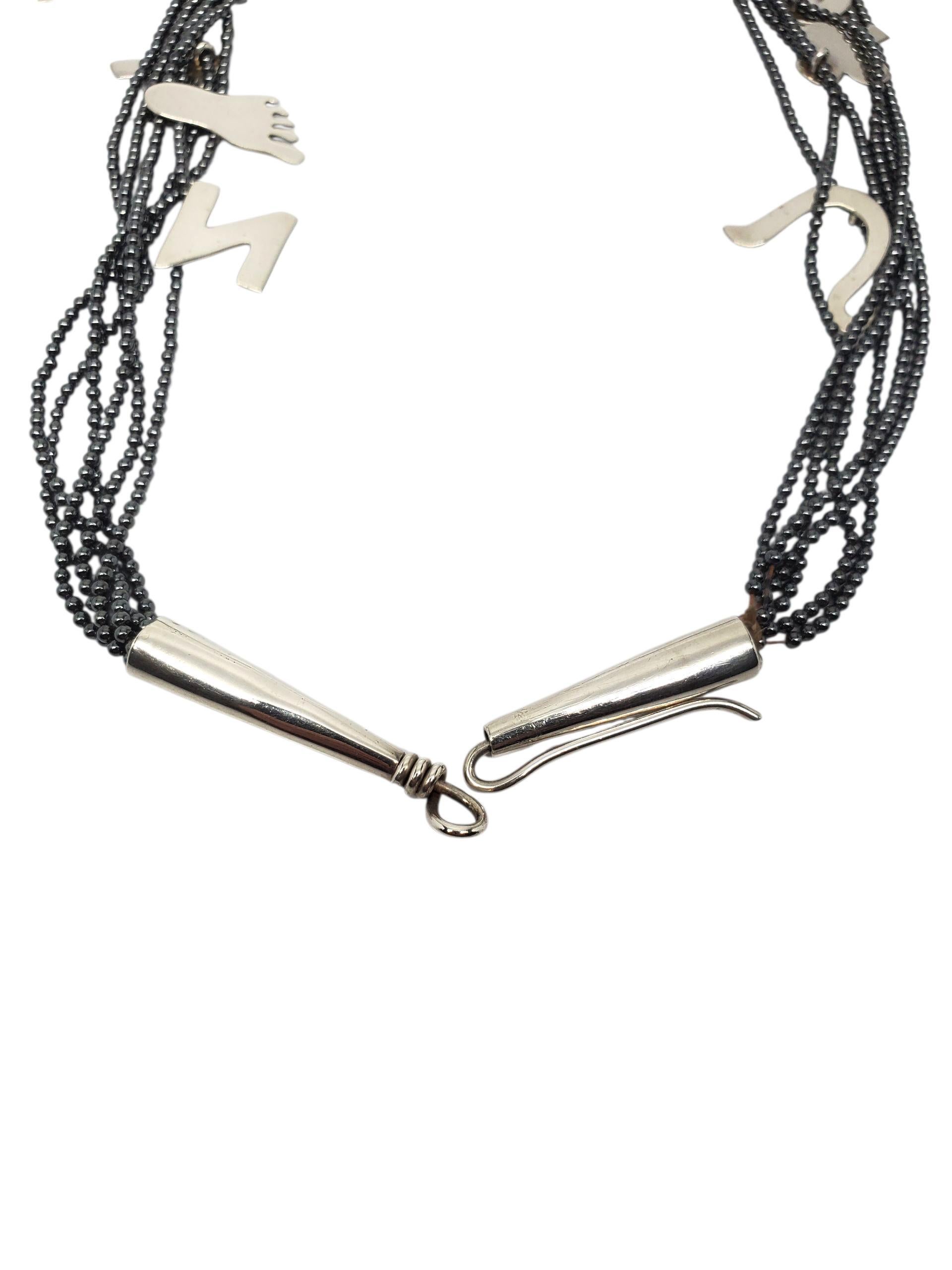 Contemporaneo A. Richard Lindsay - Collana con ciondolo multi charme in perline d'argento #22736 in vendita