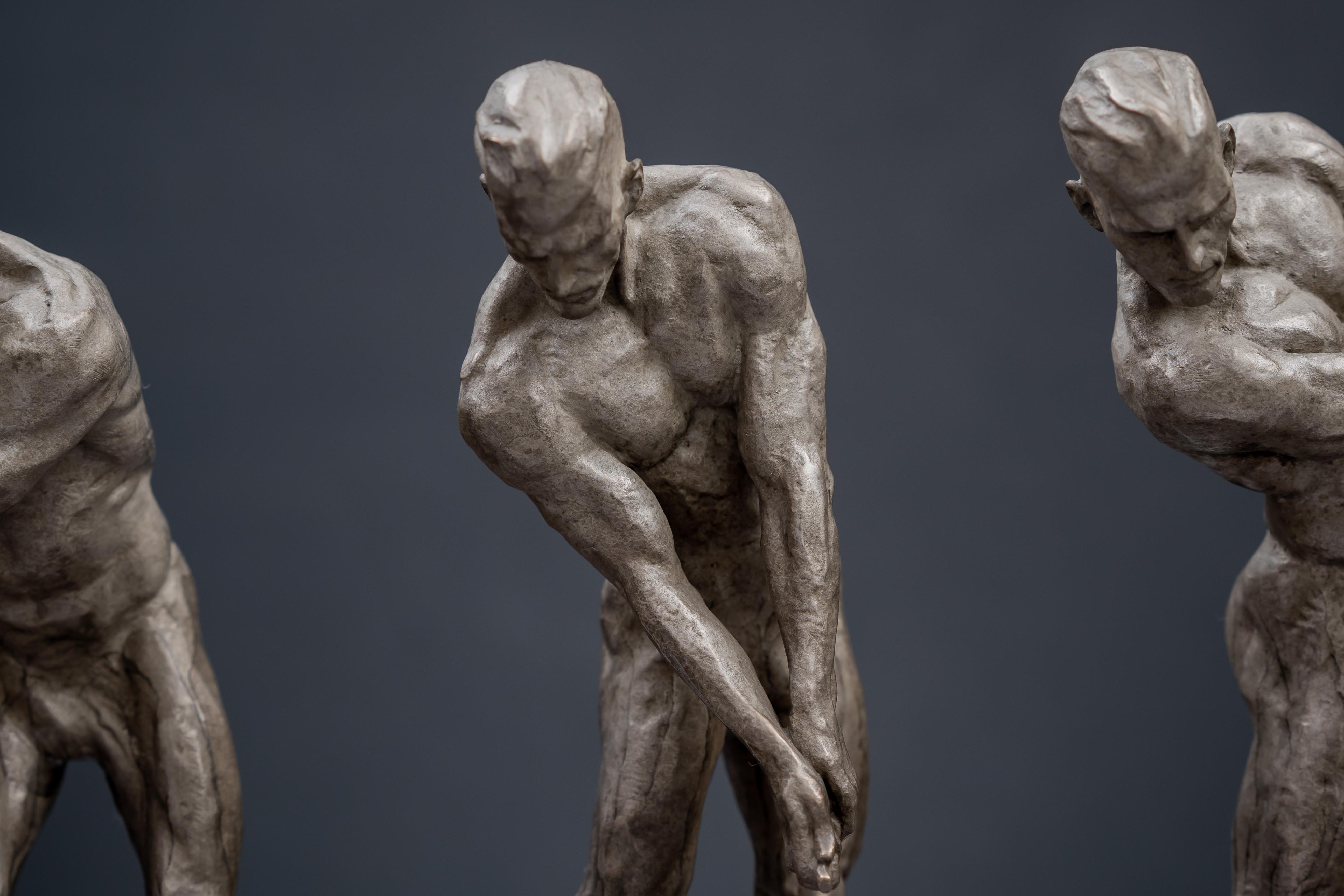 The Anatomy of a Golfer l-V, Atelier è il primo della serie di golfisti di Richard MacDonald ispirata alla creazione della sua scultura eroica, MOMENTUM, che ha celebrato il 100° anniversario del torneo di golf US Open presso lo storico Pebble Beach