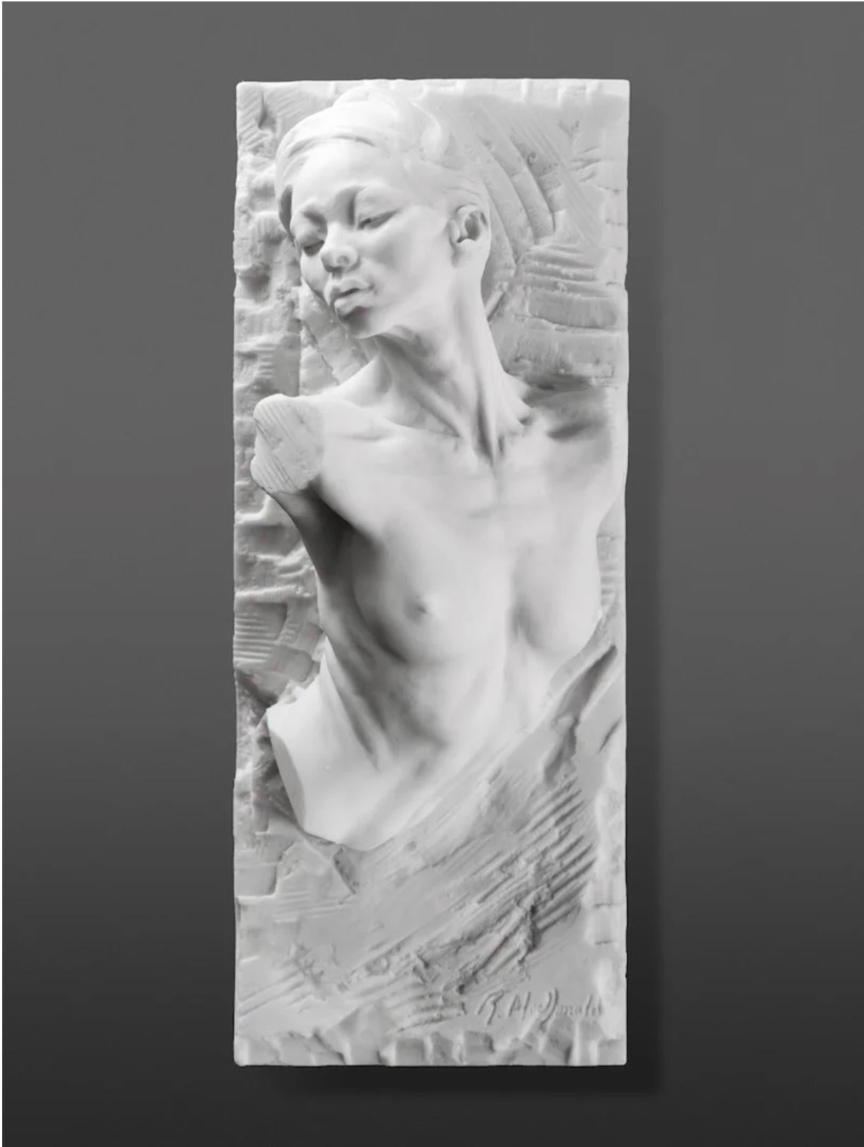 Figurative Sculpture Richard MacDonald - Fragment de fleurs, poussière de marbre, résine