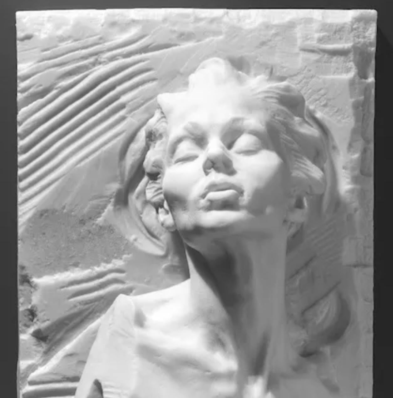 Fragment de brillance, poussière de marbre, résine - Sculpture de Richard MacDonald