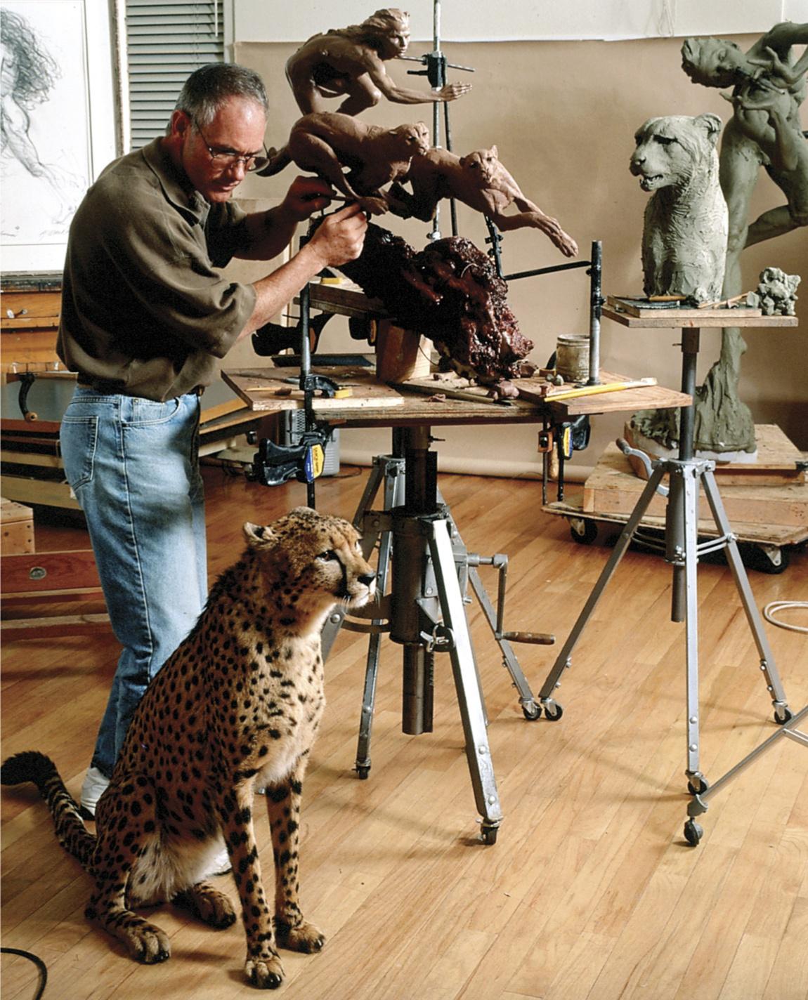 Buste de guépard, grandeur nature - Sculpture de Richard MacDonald