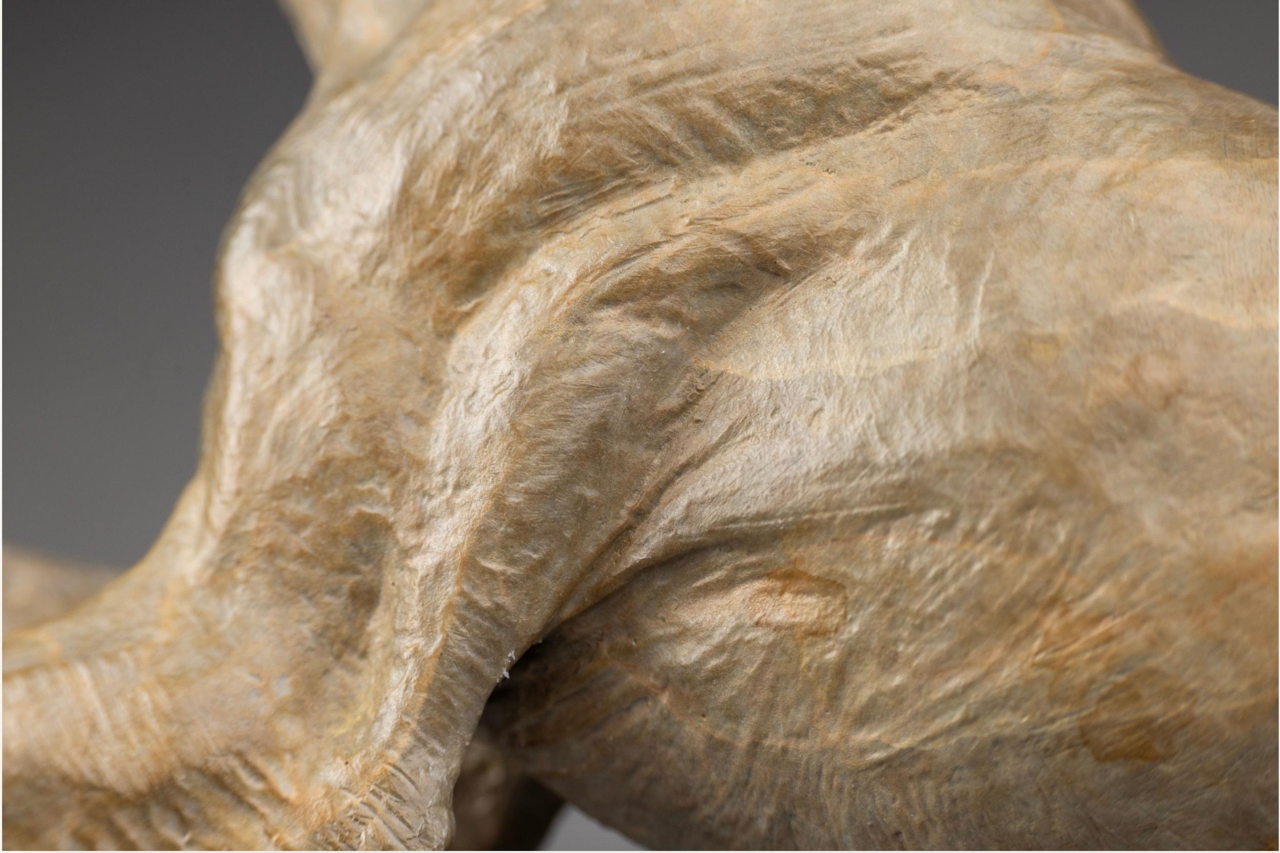 Persecución de guepardos, Atelier A - Figurative Sculpture Oro de Richard MacDonald