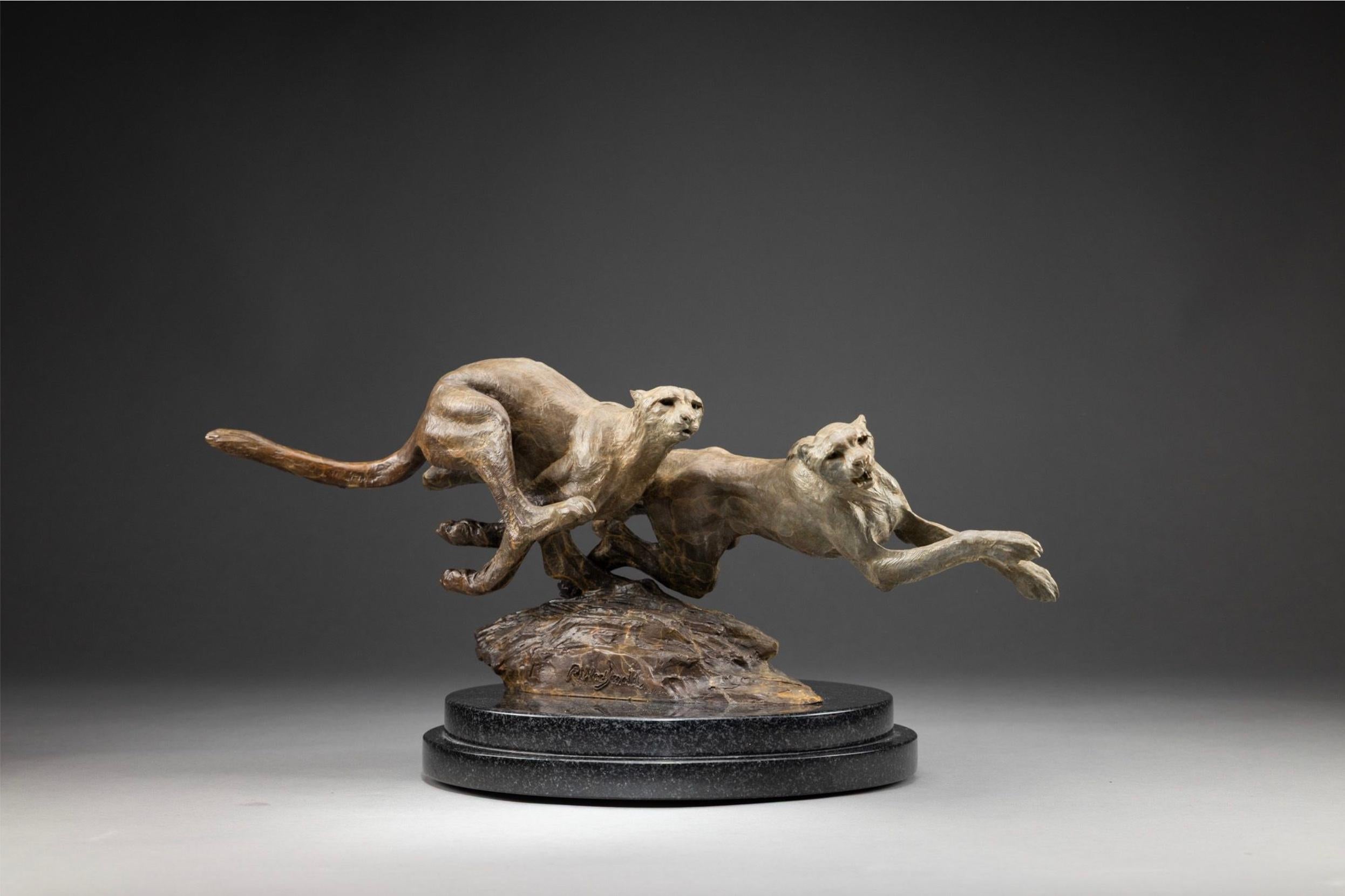 Figurative Sculpture de Richard MacDonald - Persecución de guepardos, Atelier A
