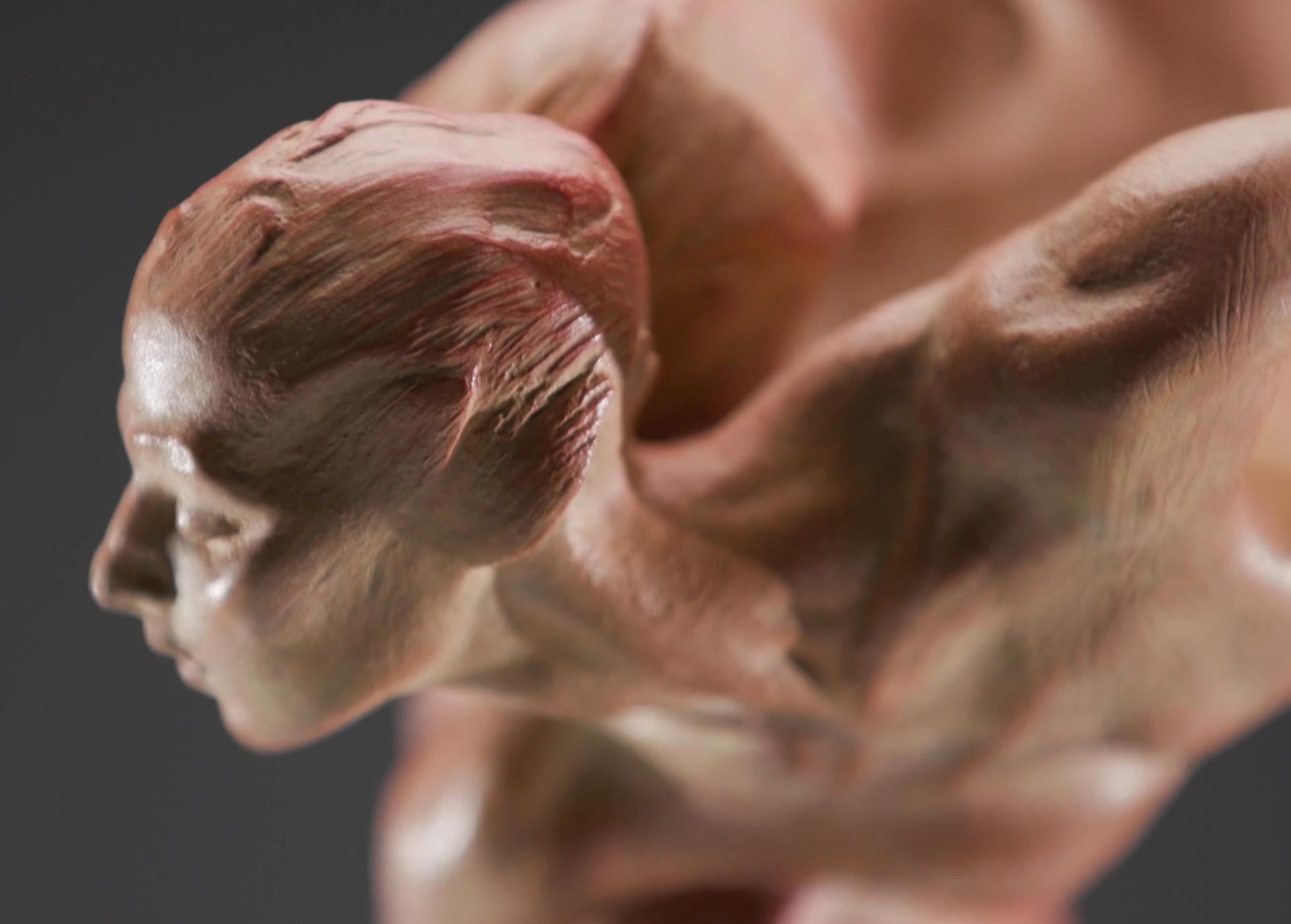 Palomas, Atelier A, Rojo - Figurative Sculpture Oro de Richard MacDonald