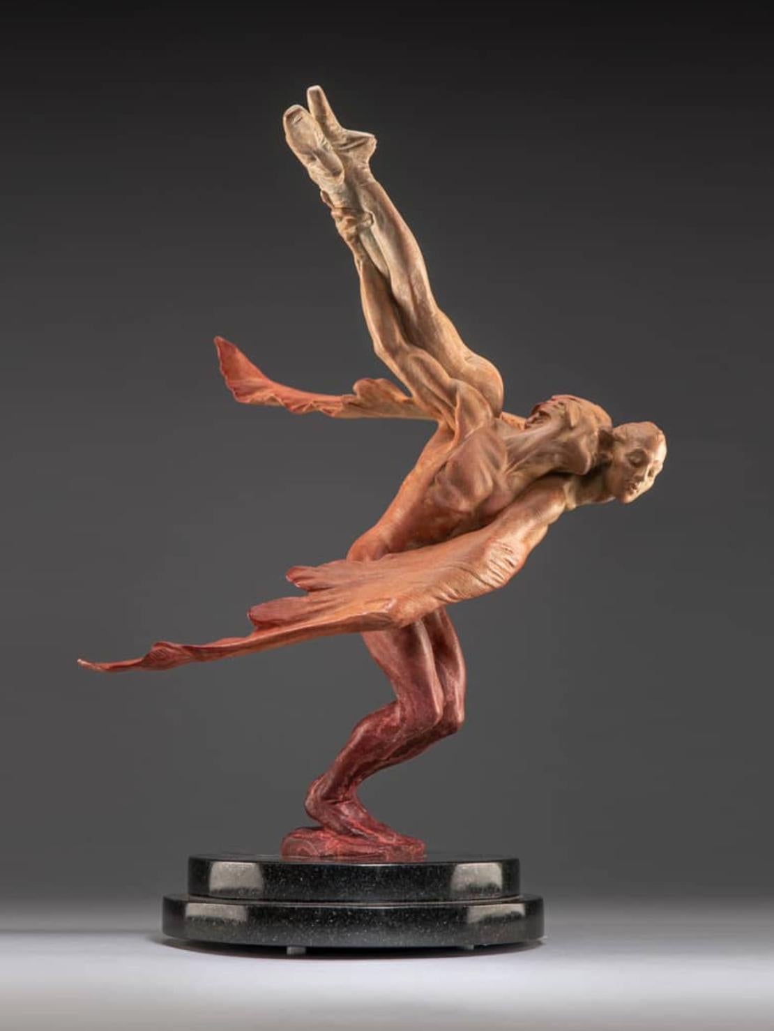 Figurative Sculpture de Richard MacDonald - Palomas, Atelier A, Rojo