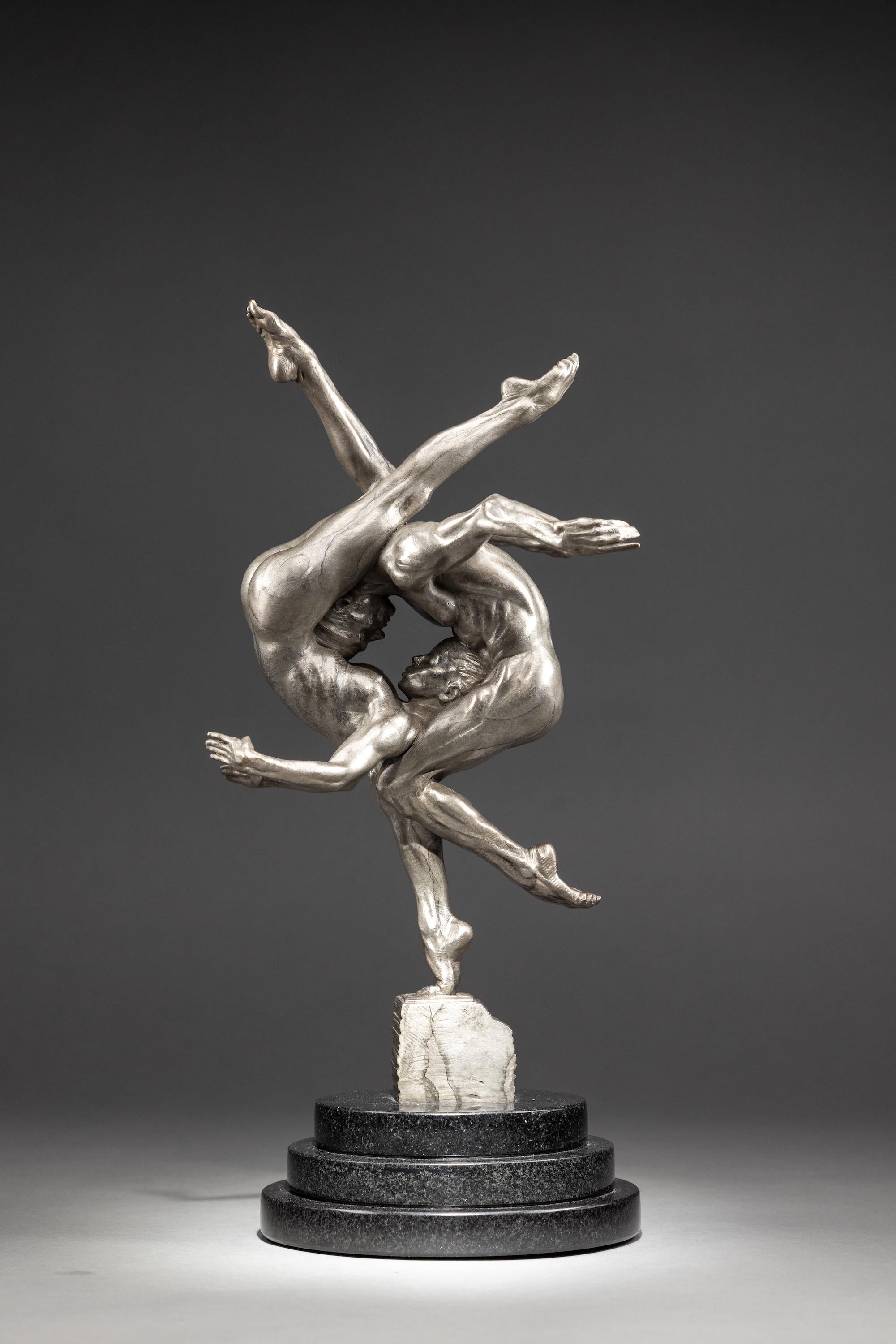 Figurative Sculpture di Richard MacDonald - Duality, Atelier, Platino