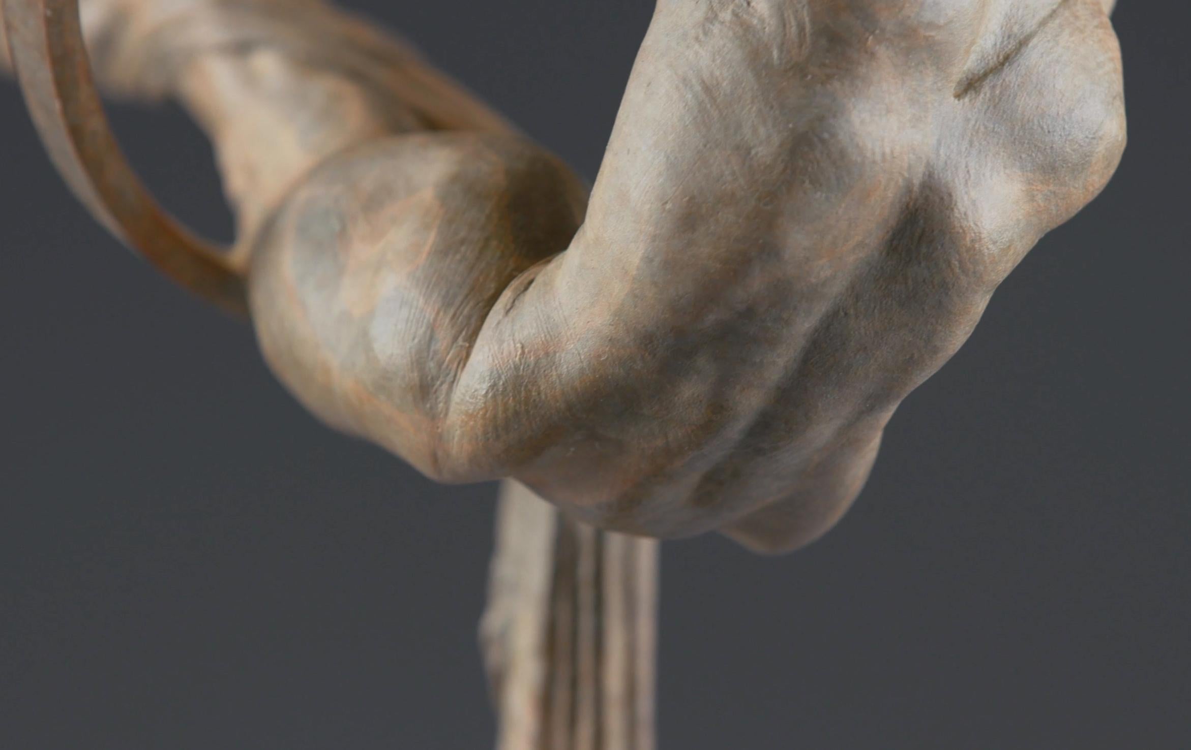 Elena, Atelier - Figurative Sculpture Oro de Richard MacDonald