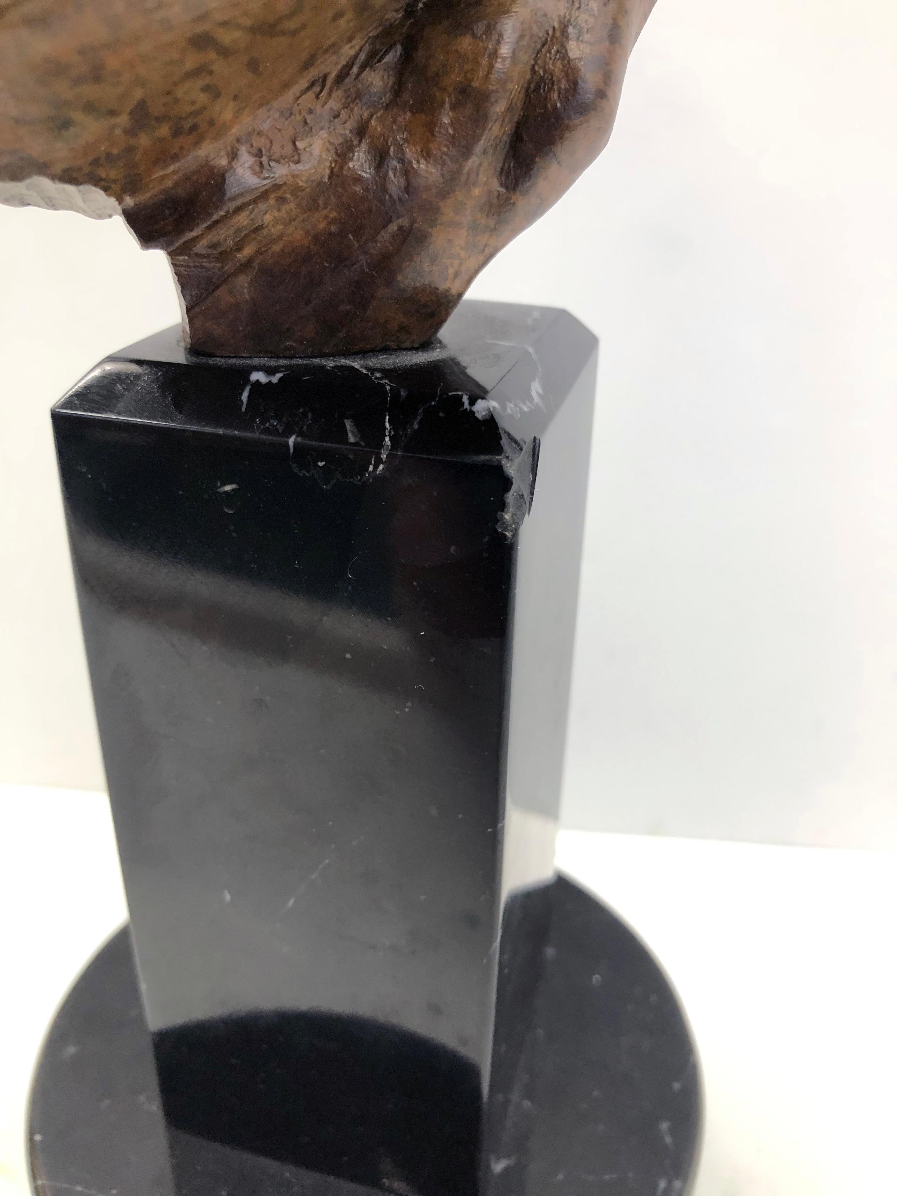 Gimnasta (busto),  Escultura de bronce - Sculpture de Richard MacDonald