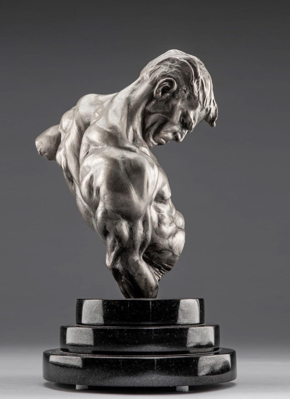 Figurative Sculpture Richard MacDonald - Buste de gymnaste, platine 