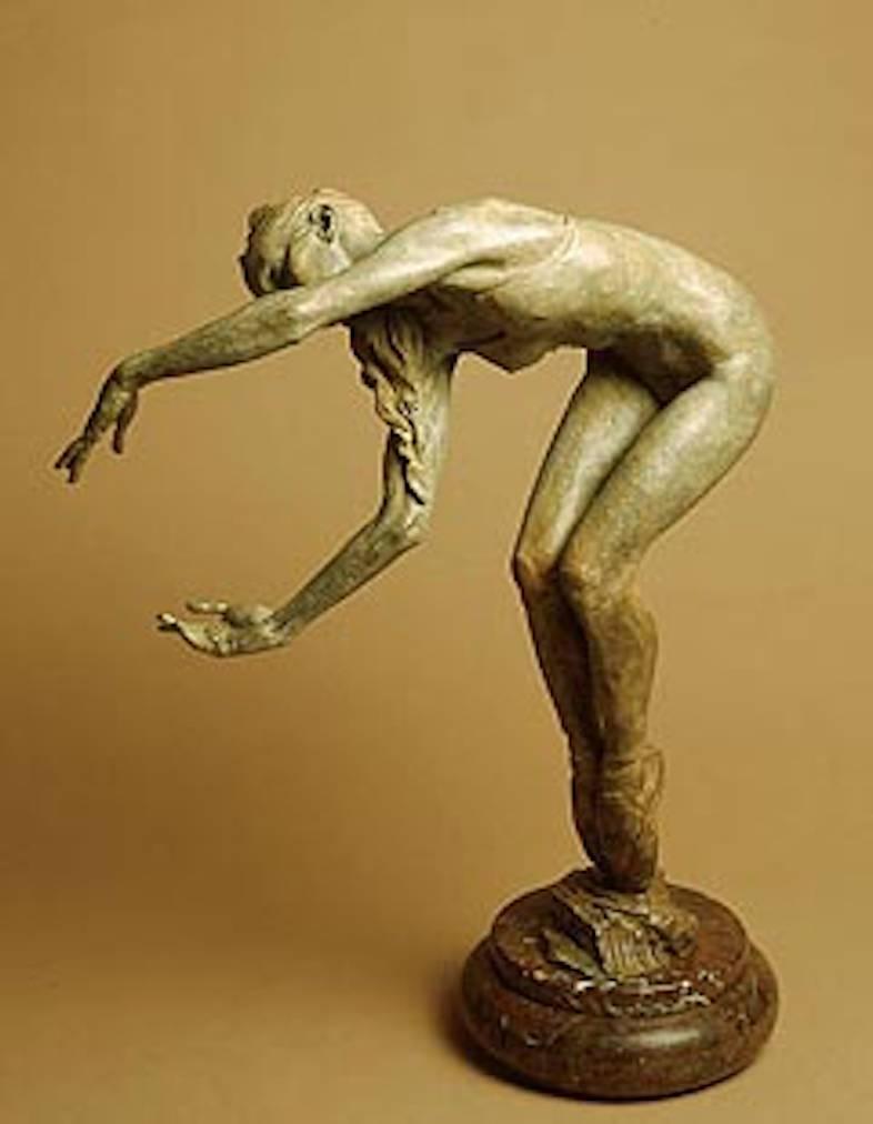 Richard MacDonald Figurative Sculpture – Juliet, Drittes Leben