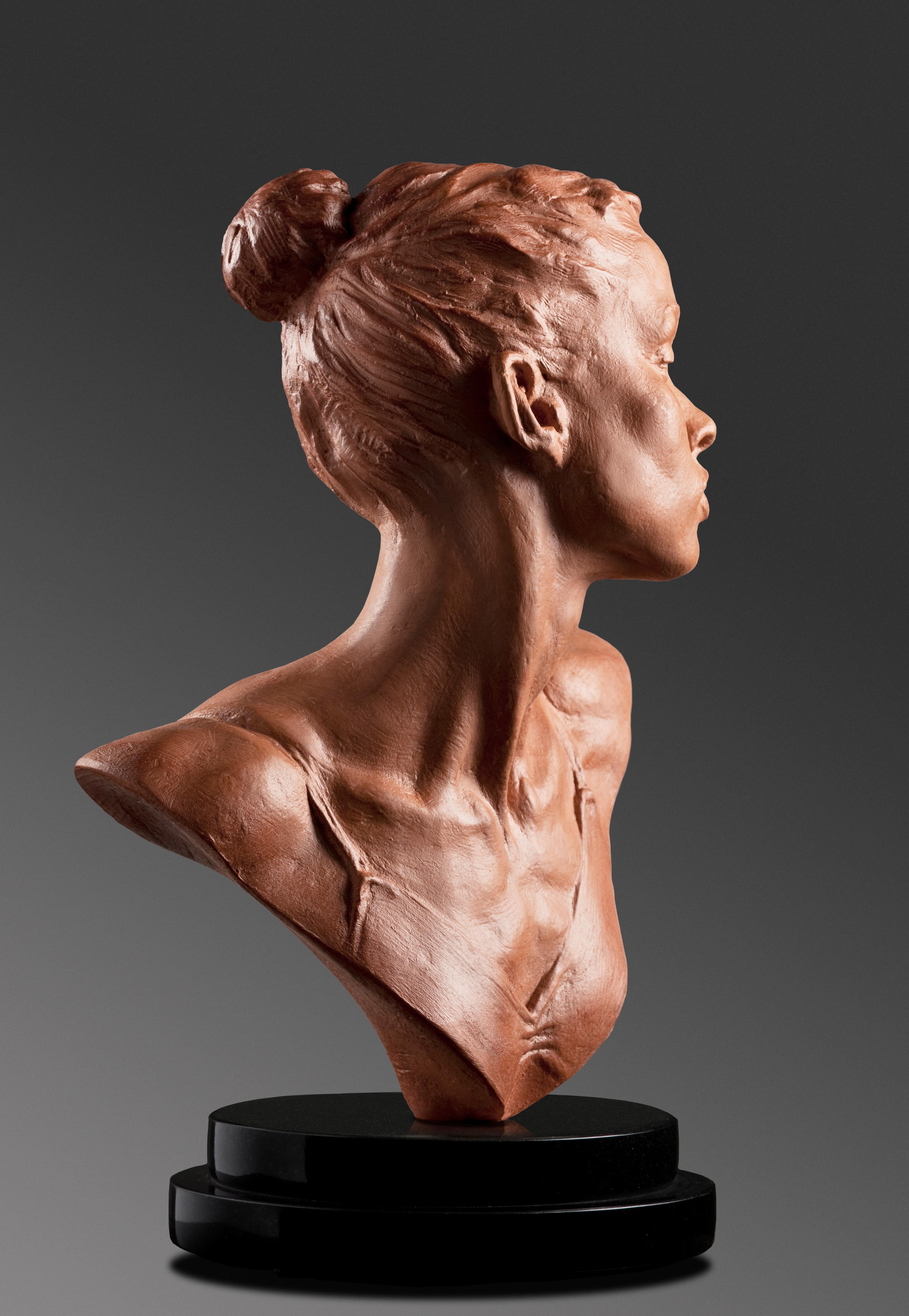Busto de Catalina, Atelier A, Terracota - Sculpture de Richard MacDonald