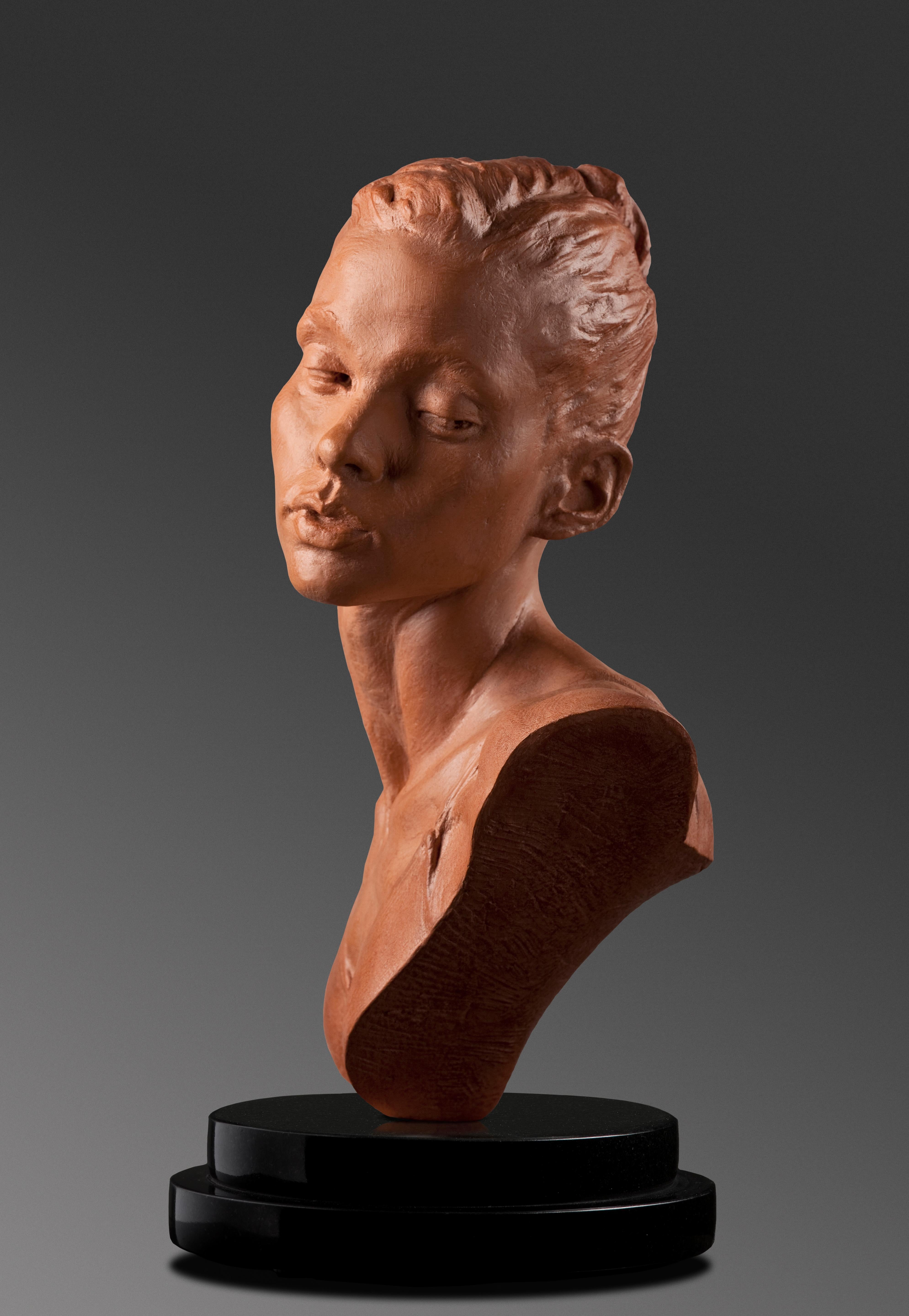 Busto de Catalina, Atelier A, Terracota - Figurative Sculpture Marrón de Richard MacDonald