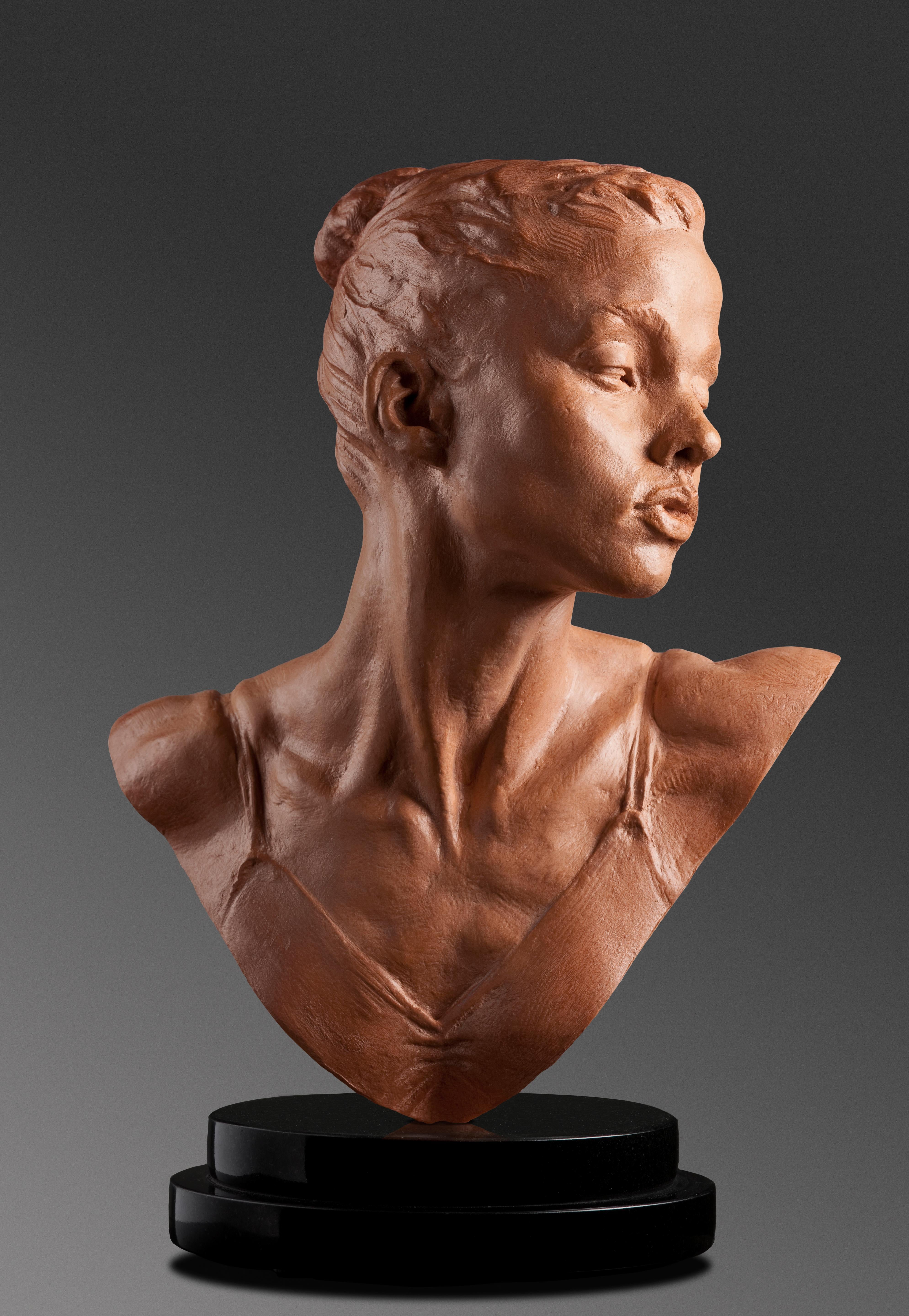 Katherine Bust Atelier, Terracotta se basa en la sensibilidad única de Richard MacDonald hacia la experiencia de la bailarina. Basado en un estudio clásico para la obra maestra Baila el Sueño, este bello retrato capta la gracia y la belleza de una