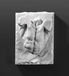 Frammento di torso maschile, polvere di marmo, resina