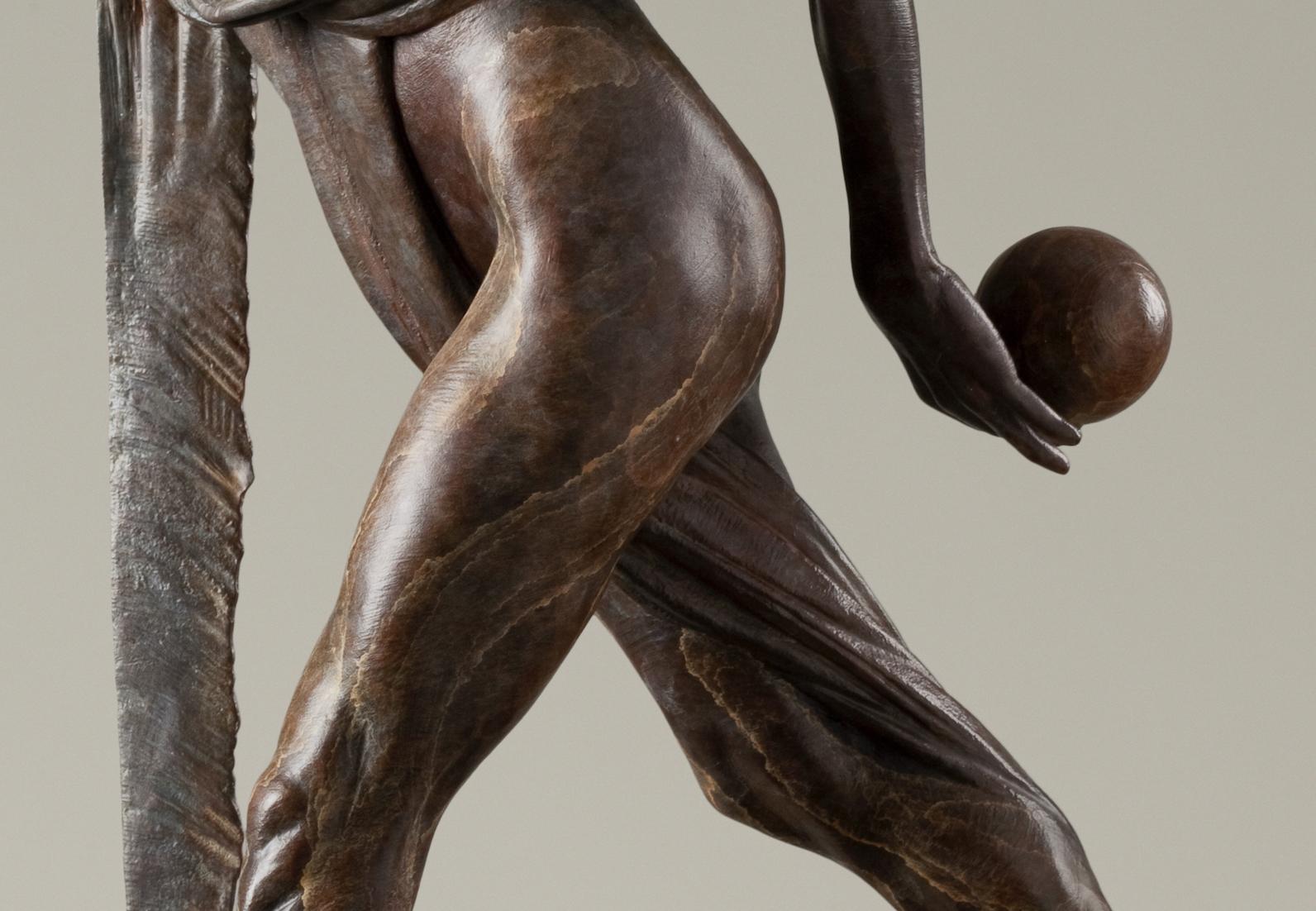Nightfall, Atelier A - Figurative Sculpture Oro di Richard MacDonald