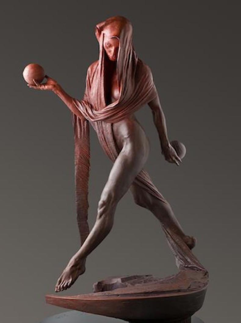 Nachtfall-Rot, Atelier – Sculpture von Richard MacDonald