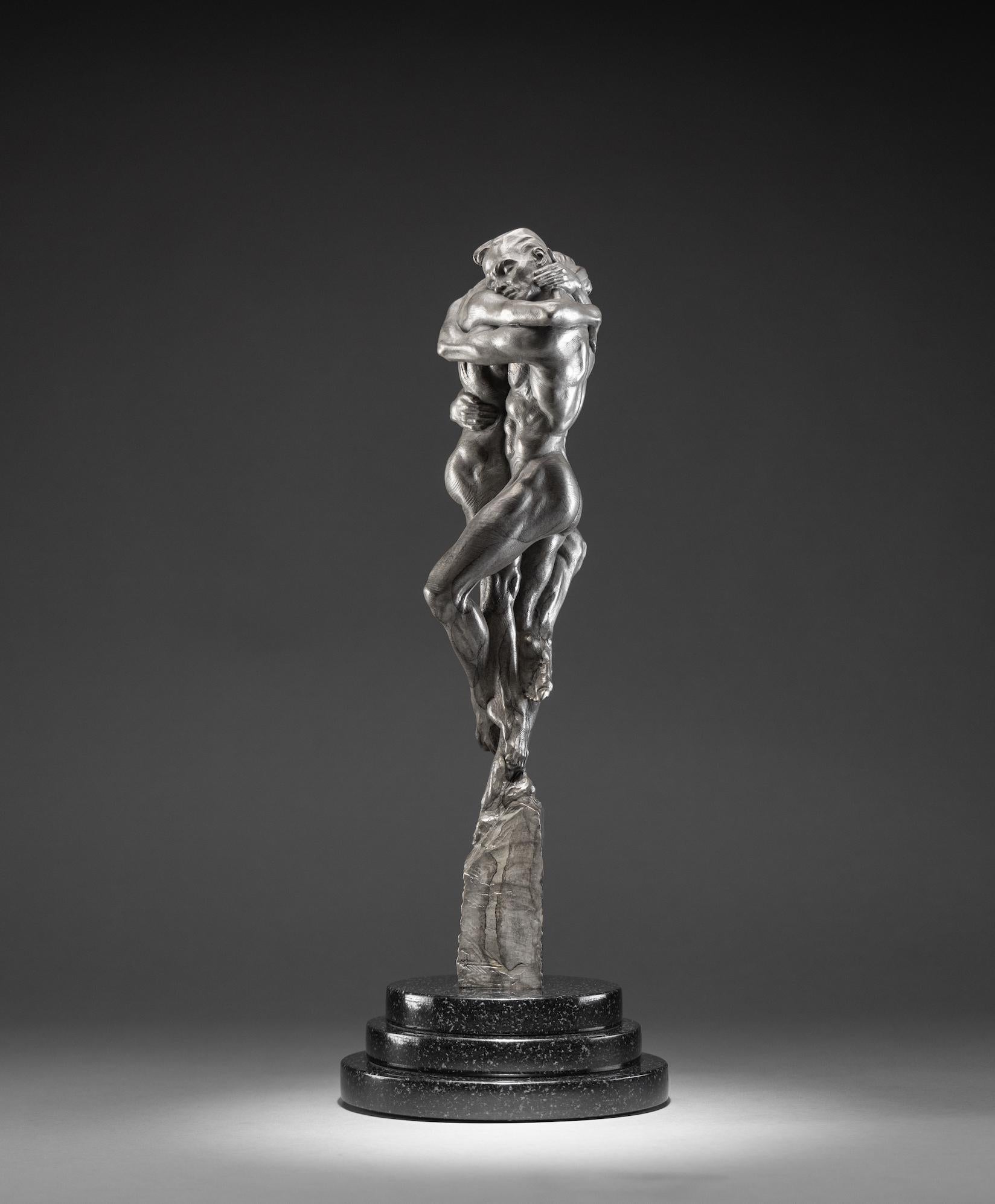 Figurative Sculpture de Richard MacDonald - Orígenes, Atelier A, Platino